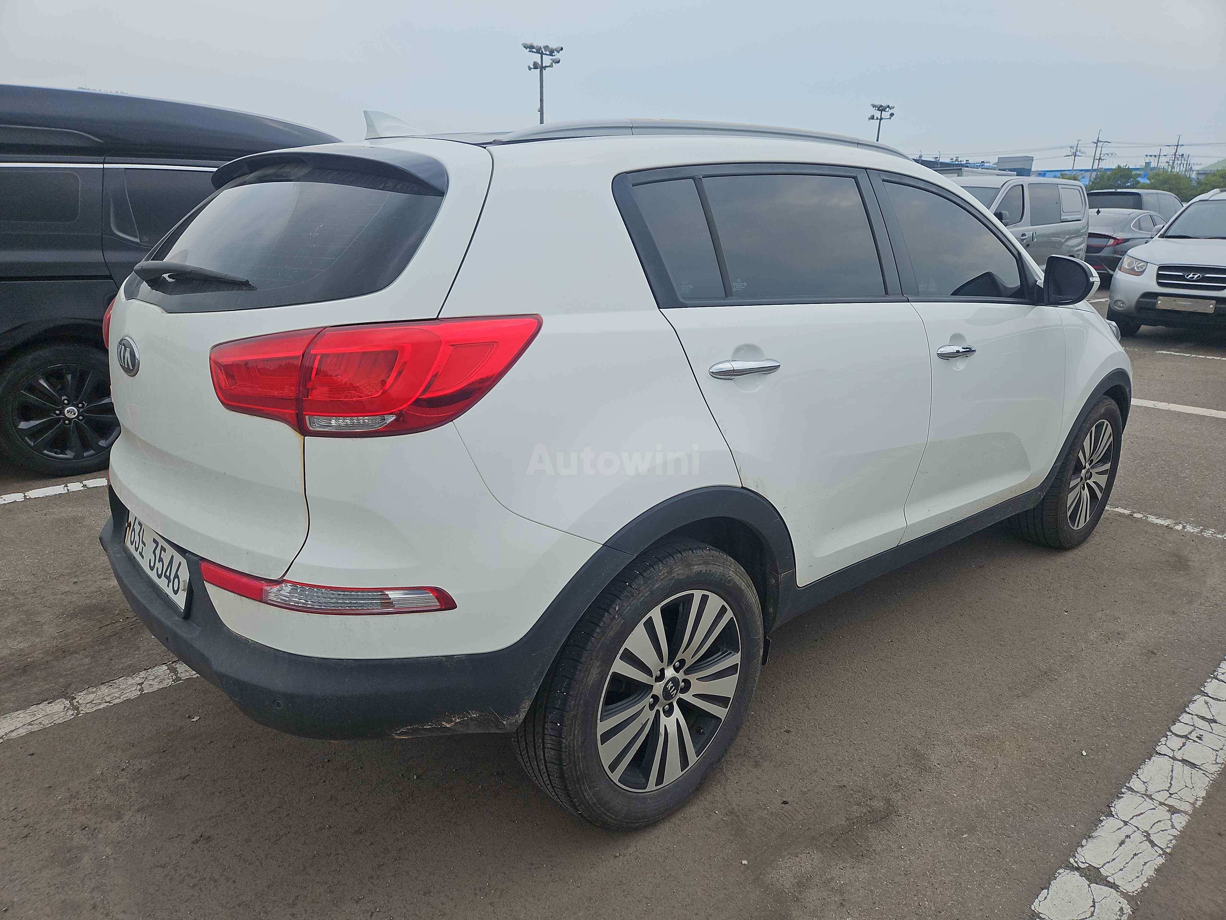 2014 KIA SPORTAGE VIN: KNAPE813BEK553217