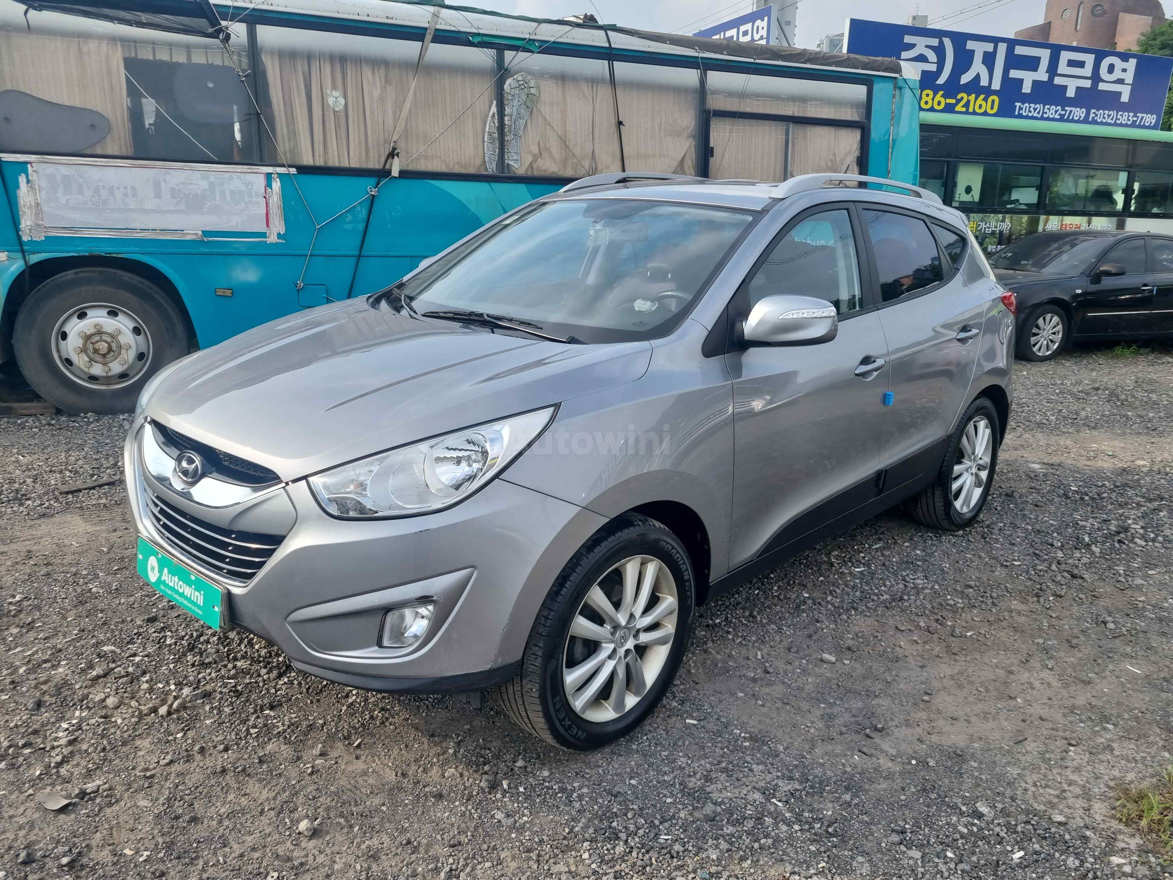 2010 HYUNDAI TUCSON VIN: KMHJU81VBAU015668