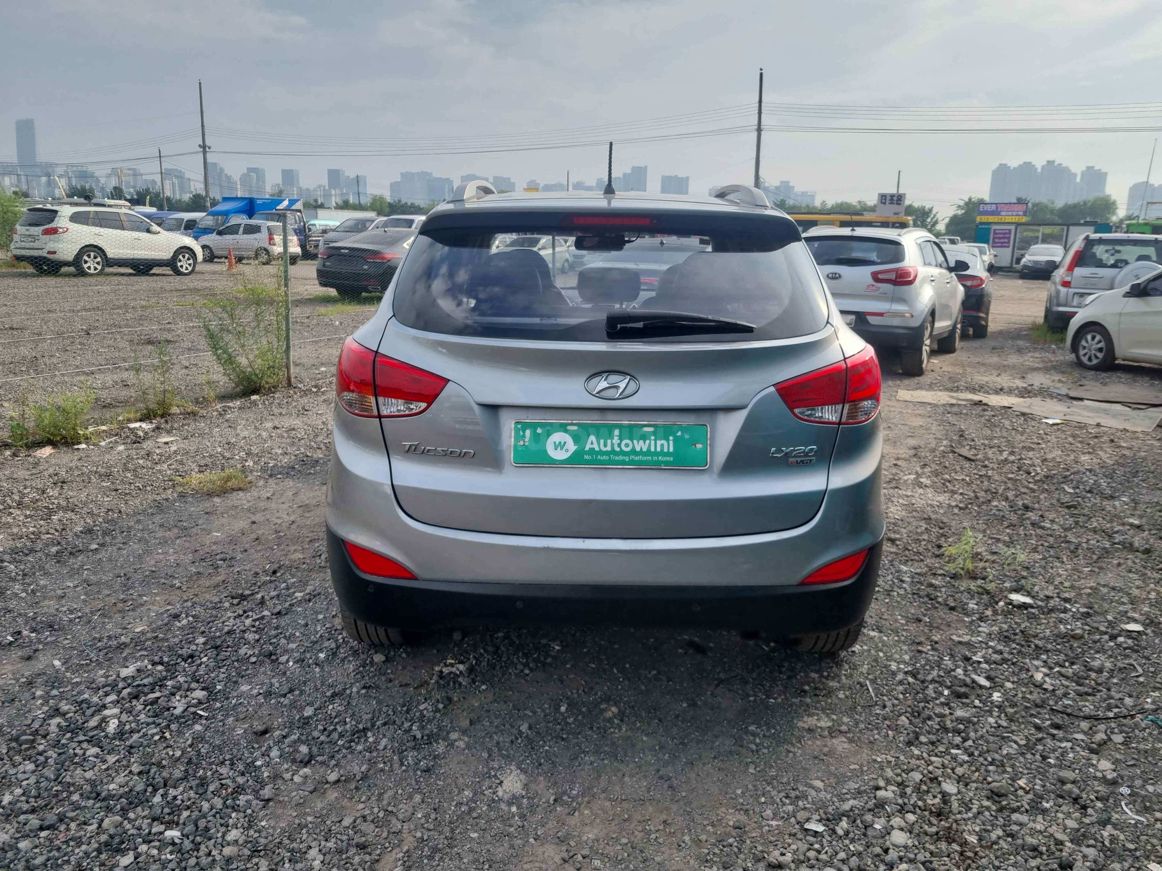 2010 HYUNDAI TUCSON VIN: KMHJU81VBAU015668