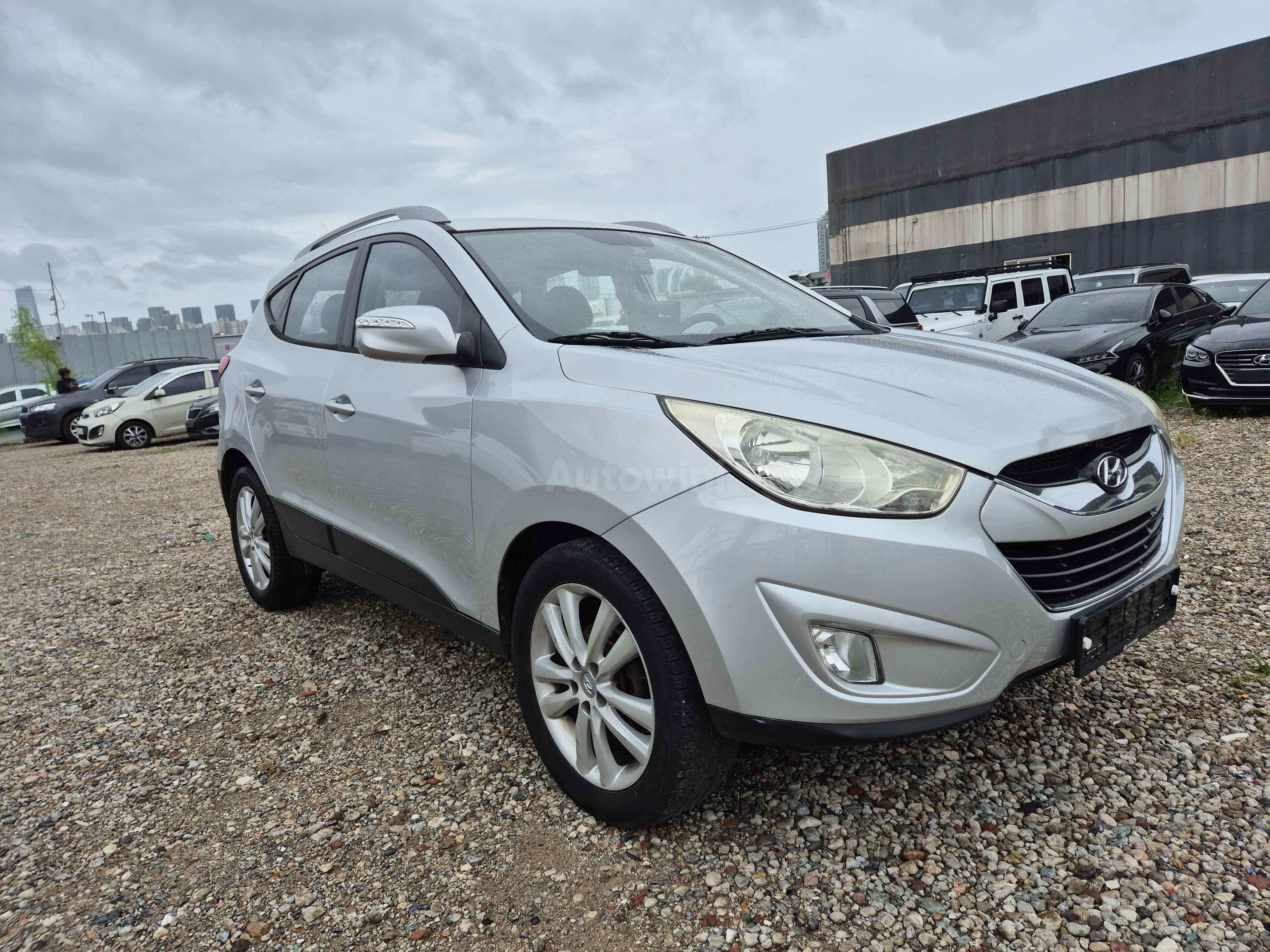 2010 HYUNDAI TUCSON VIN: KMHJU81VBAU075331
