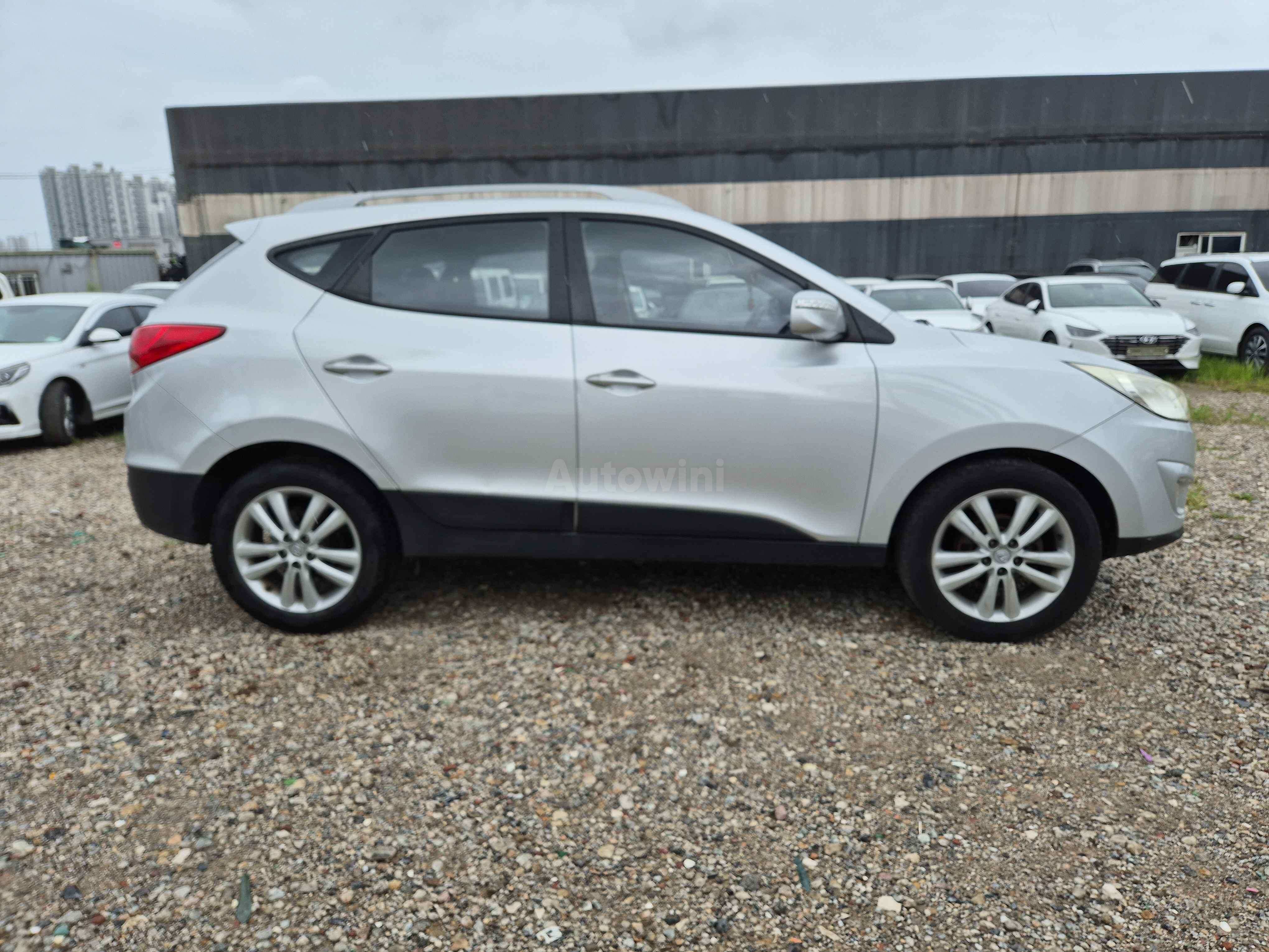 2010 HYUNDAI TUCSON VIN: KMHJU81VBAU075331