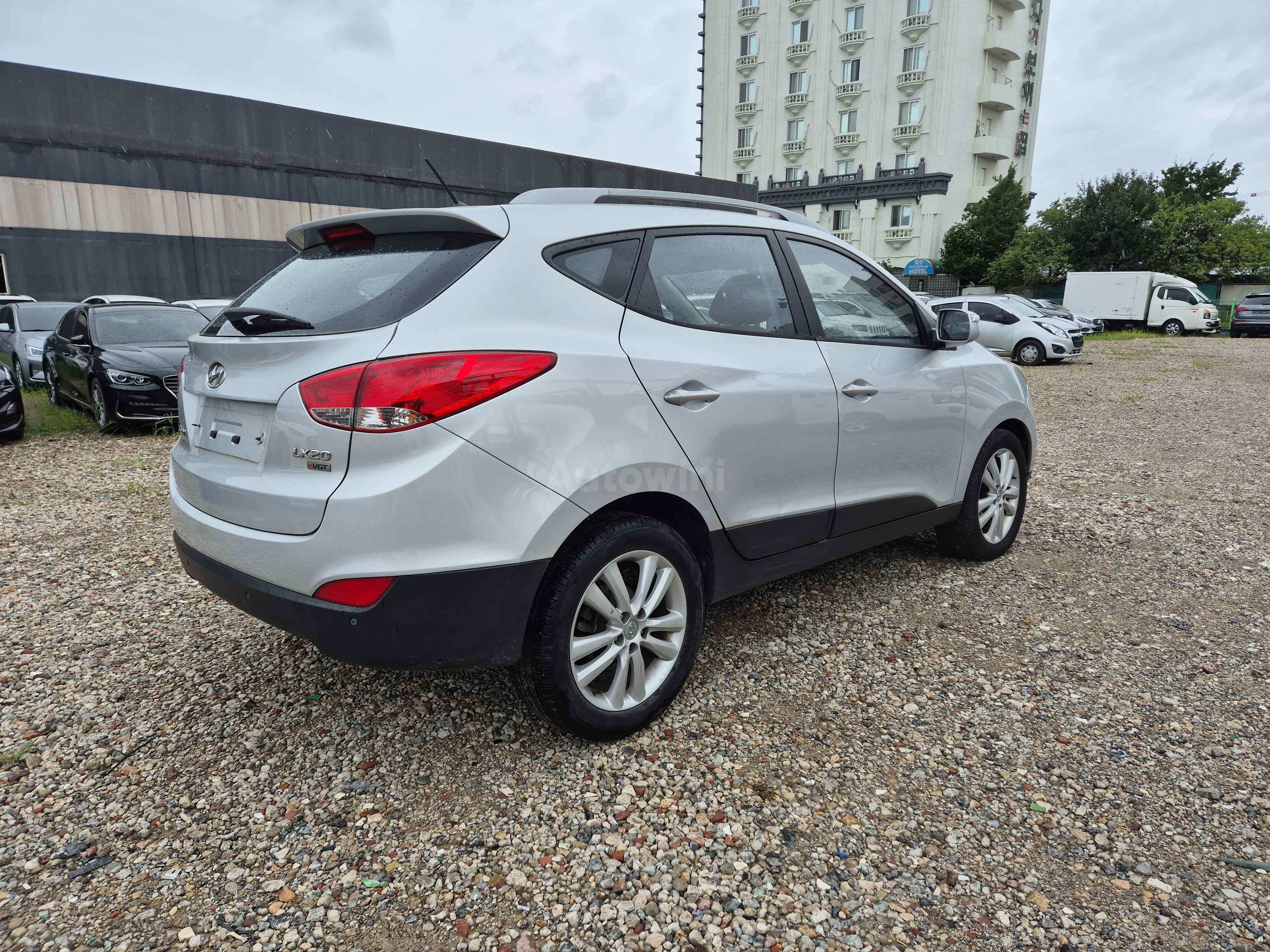 2010 HYUNDAI TUCSON VIN: KMHJU81VBAU075331