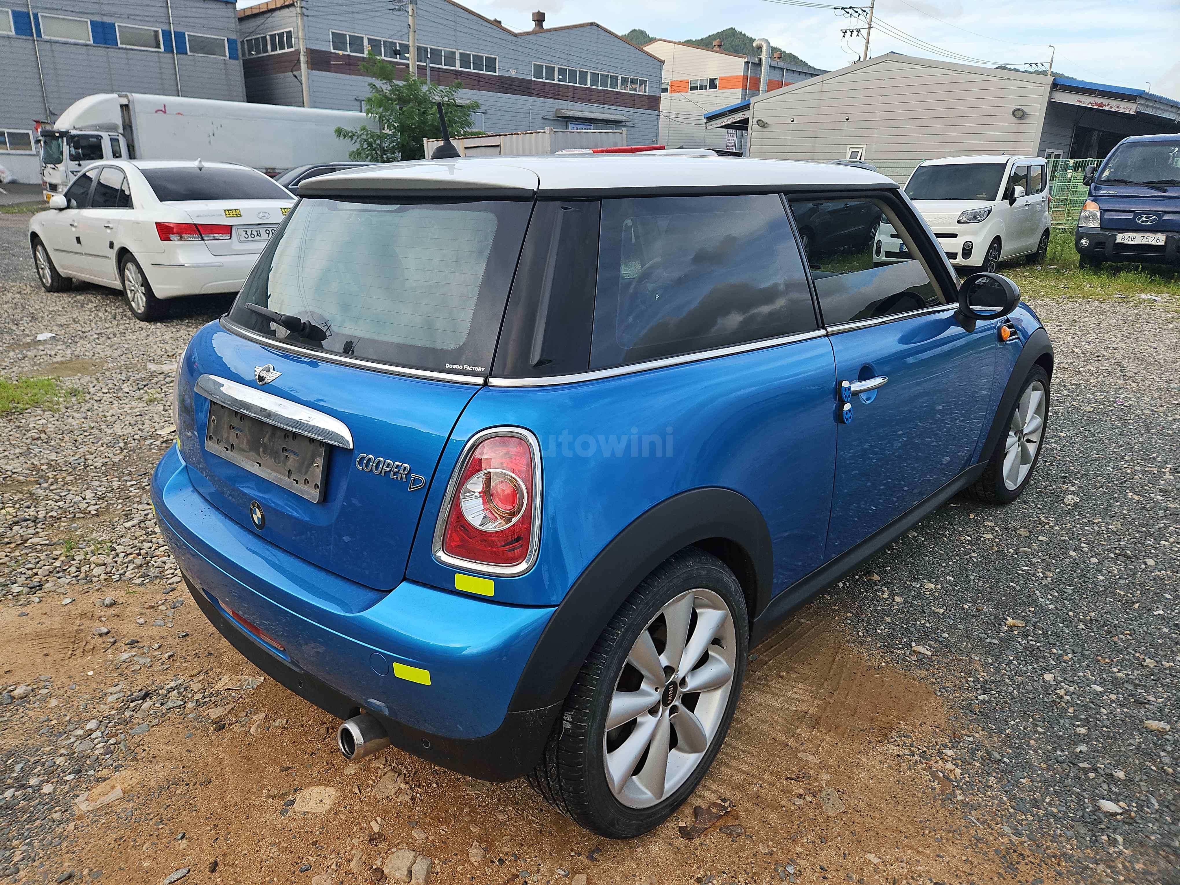 2012 MINI COOPER VIN: WMWSW5103CT319864