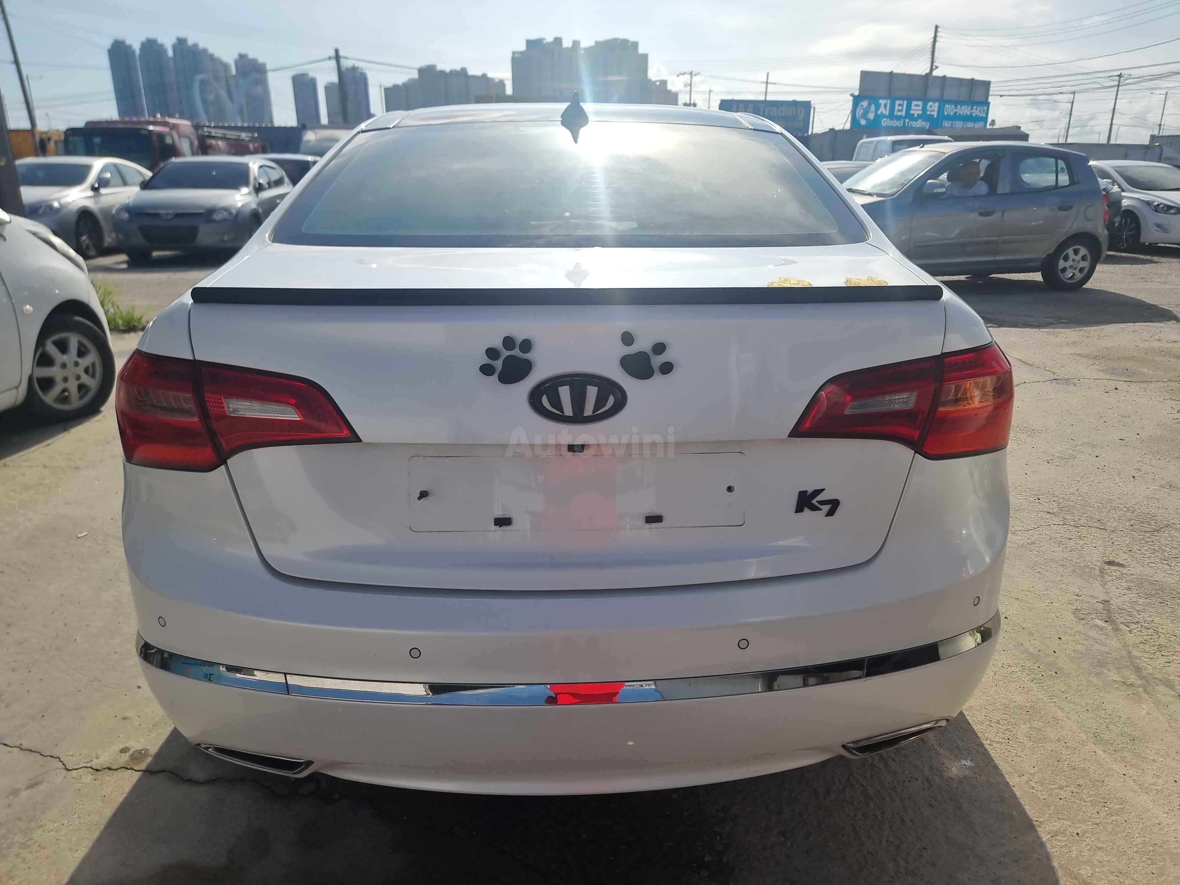 2011 KIA K7 VIN: KNALL411BBA051022