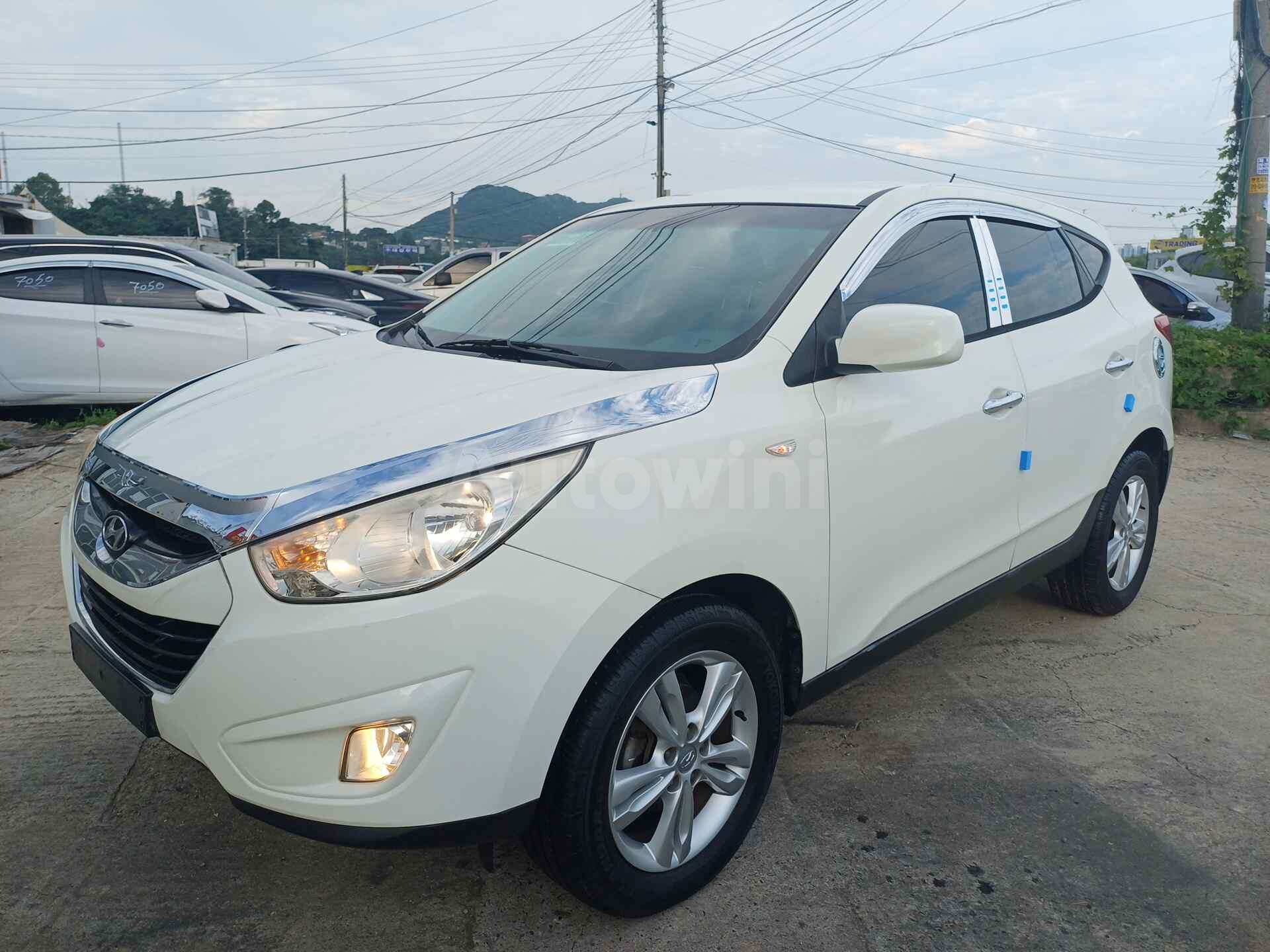 2011 HYUNDAI TUCSON VIN: KMHJT81VABU176558