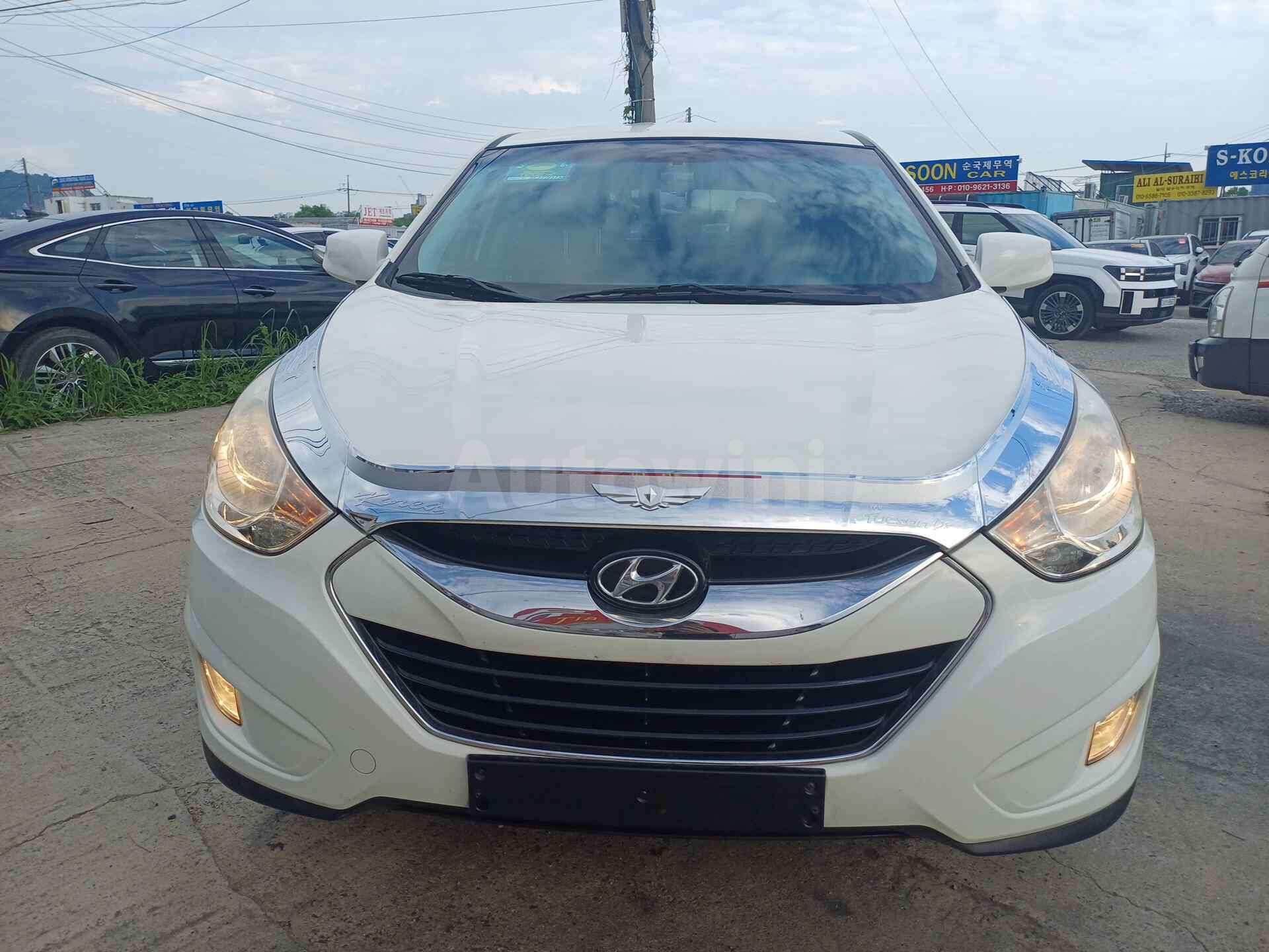 2011 HYUNDAI TUCSON VIN: KMHJT81VABU176558