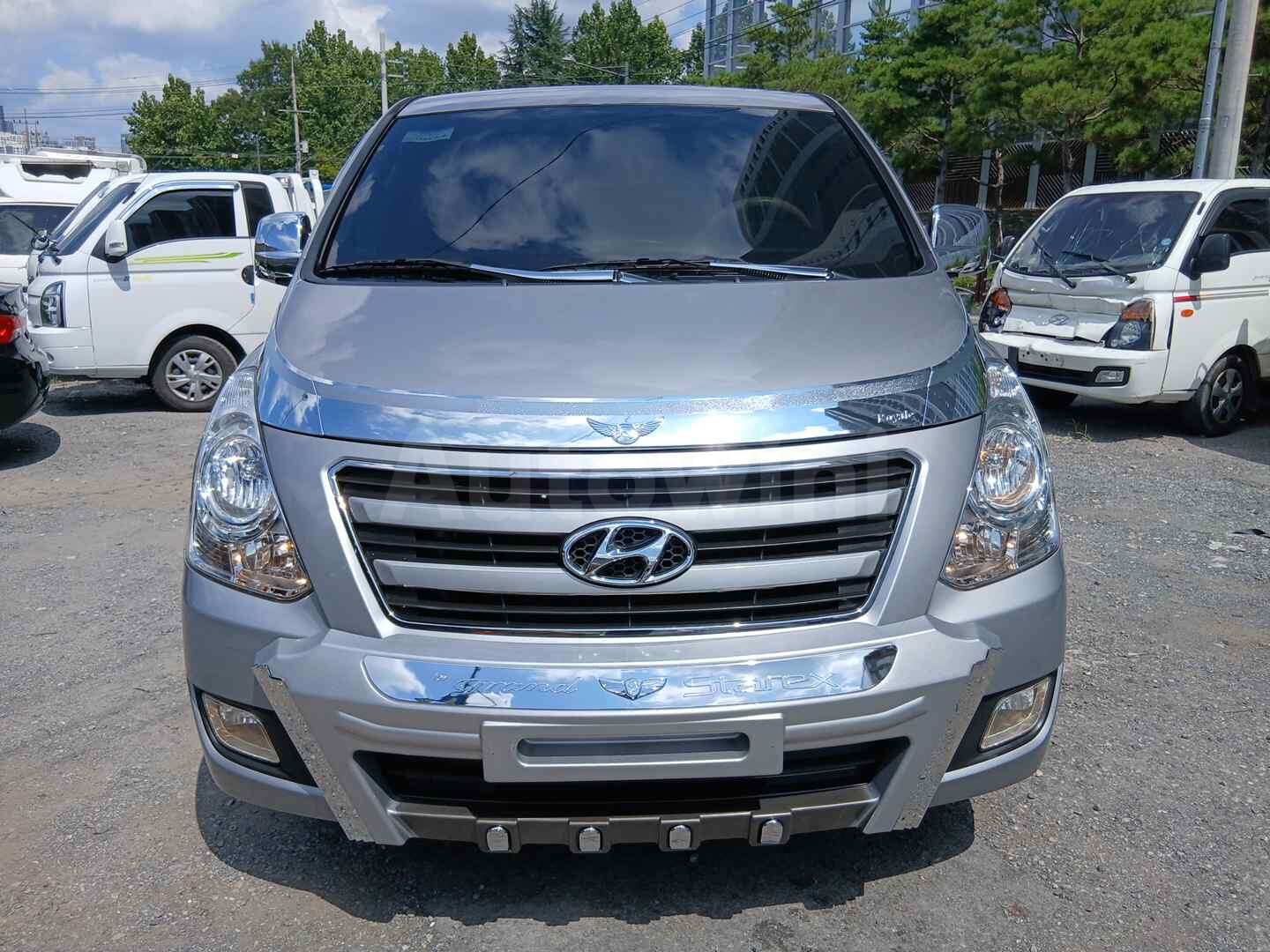 2017 HYUNDAI STAREX VIN: KMFWBX7KAHU841719
