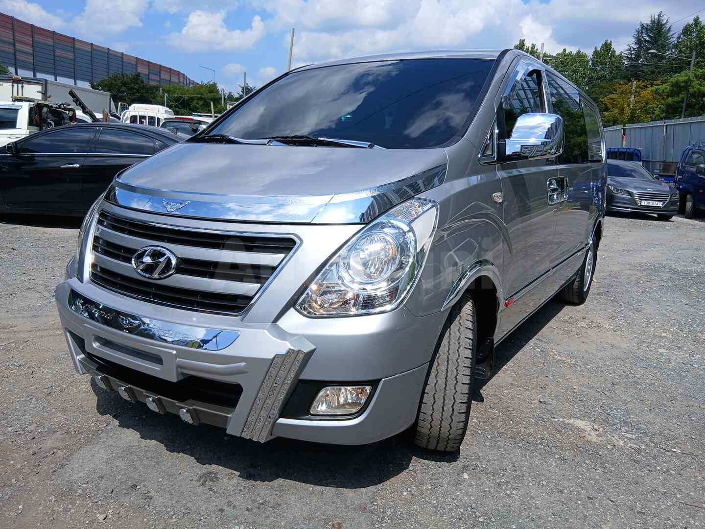2017 HYUNDAI STAREX VIN: KMFWBX7KAHU841719