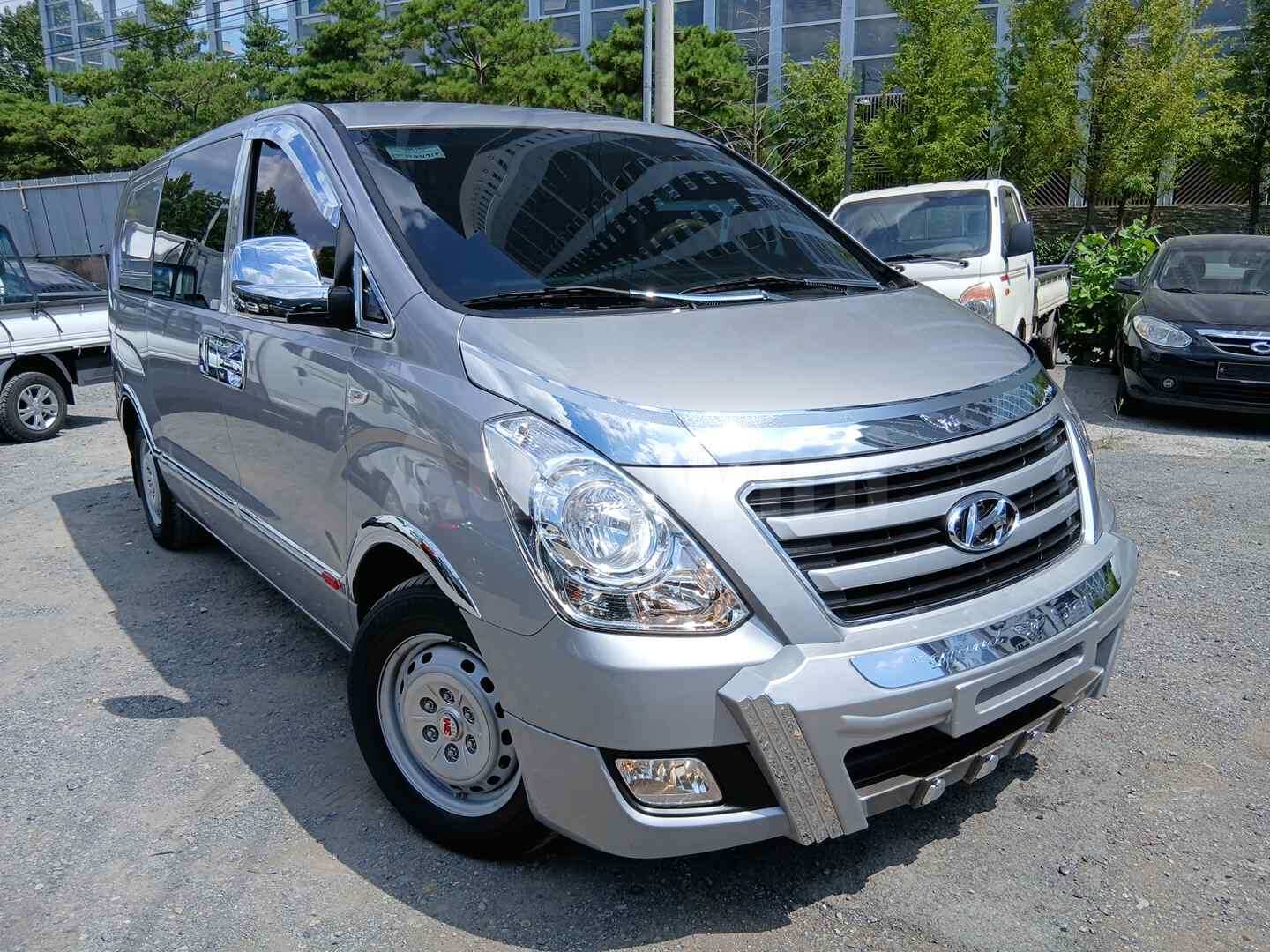 2017 HYUNDAI STAREX VIN: KMFWBX7KAHU841719
