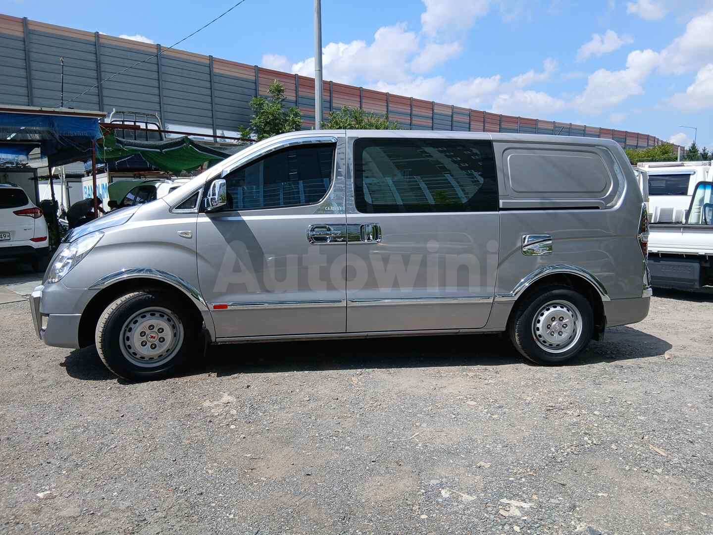 2017 HYUNDAI STAREX VIN: KMFWBX7KAHU841719