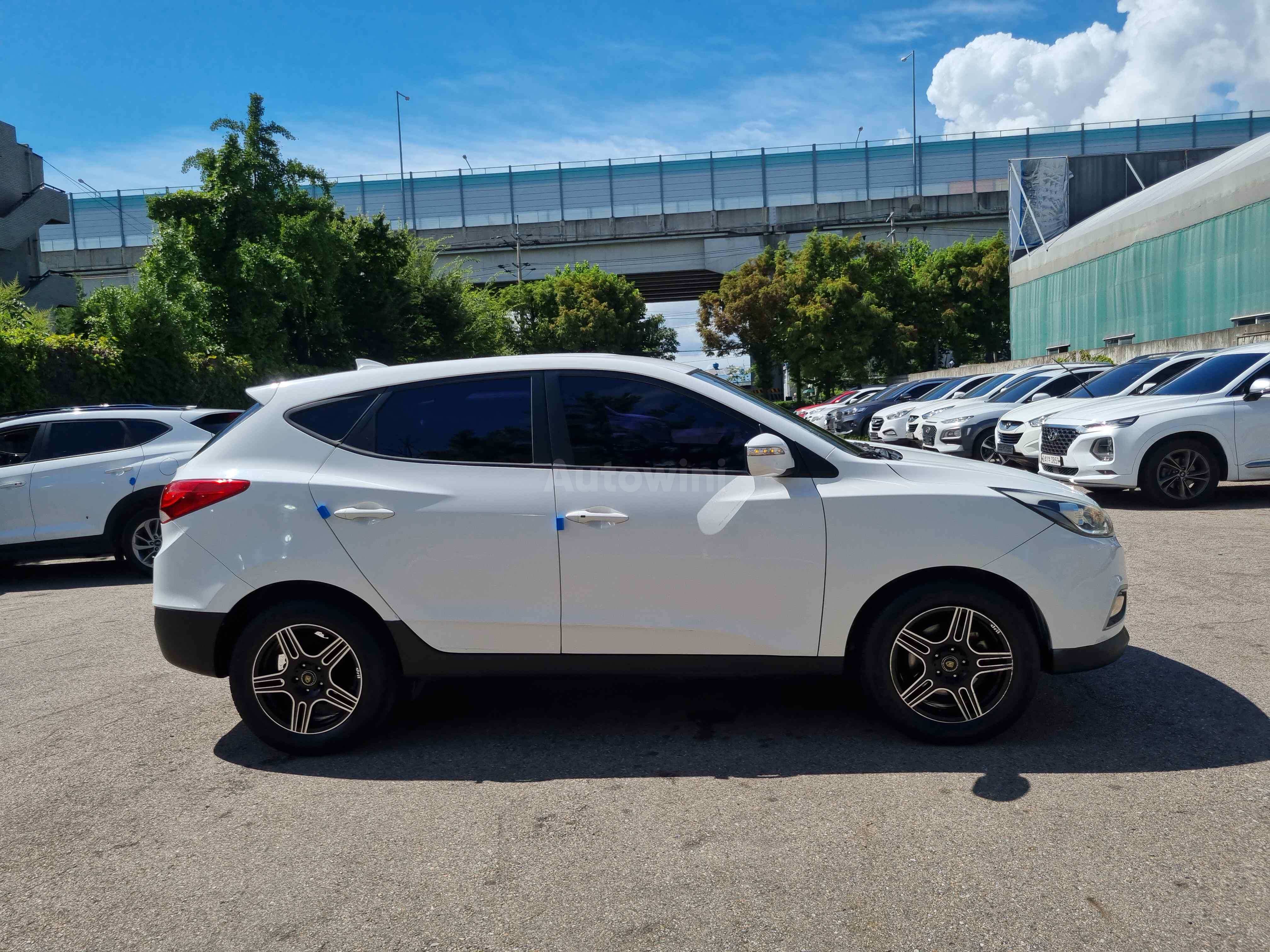 2014 HYUNDAI TUCSON VIN: KMHJT81VBEU798848