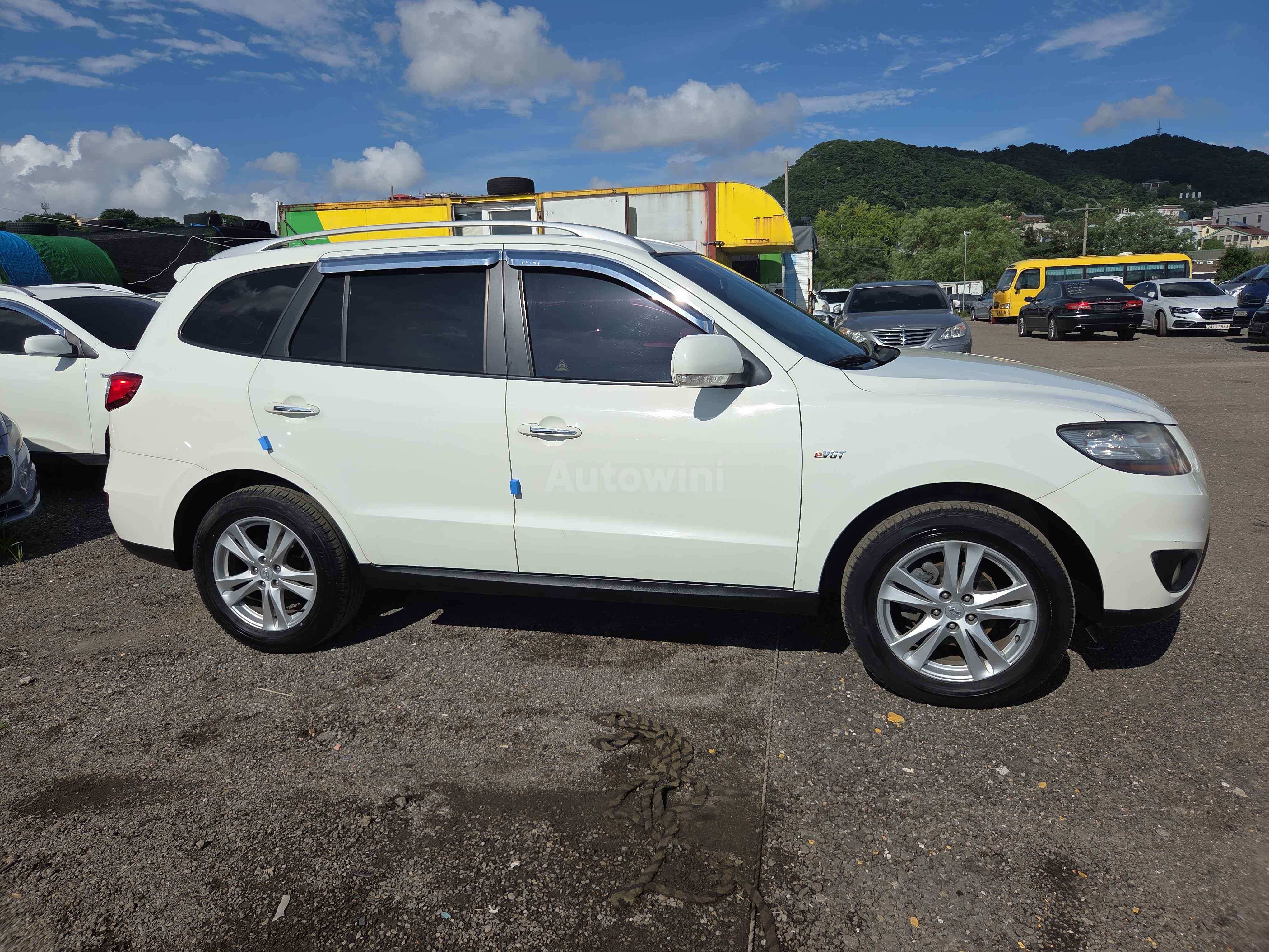 2011 HYUNDAI SANTAFE VIN: KMHSJ81XDBU647493