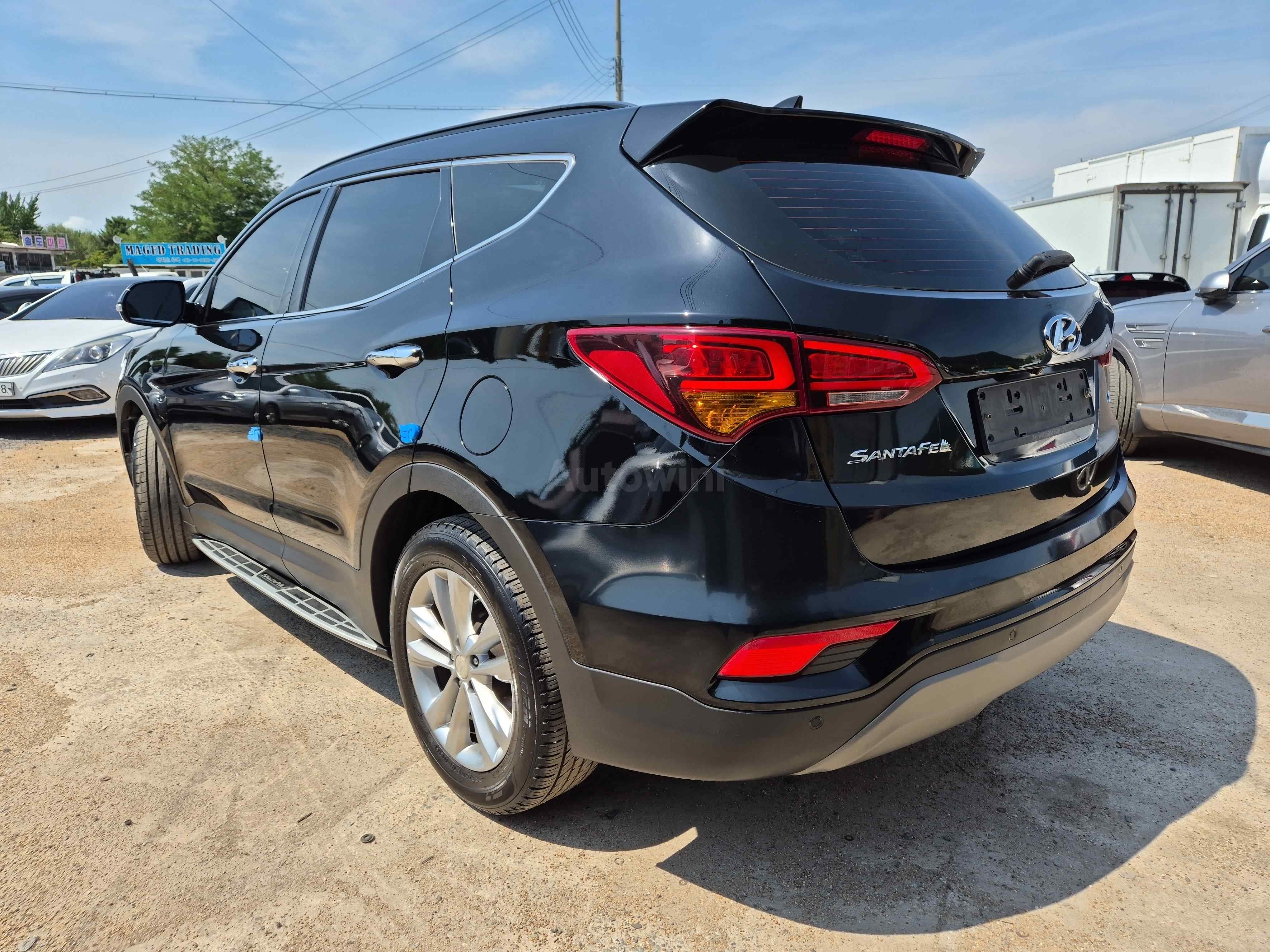 2018 HYUNDAI SANTAFE VIN: KMHSW81UBJU817692