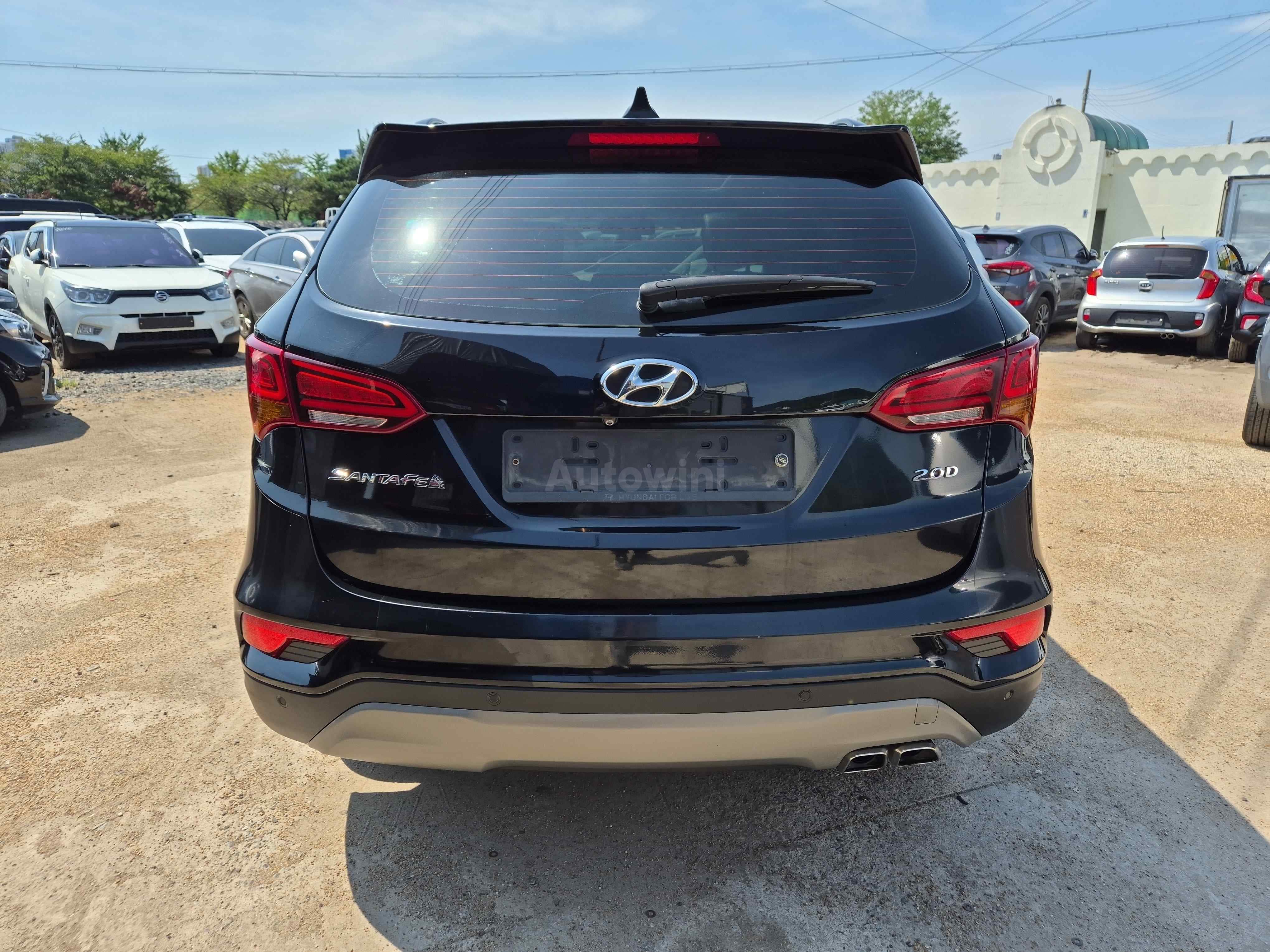 2018 HYUNDAI SANTAFE VIN: KMHSW81UBJU817692