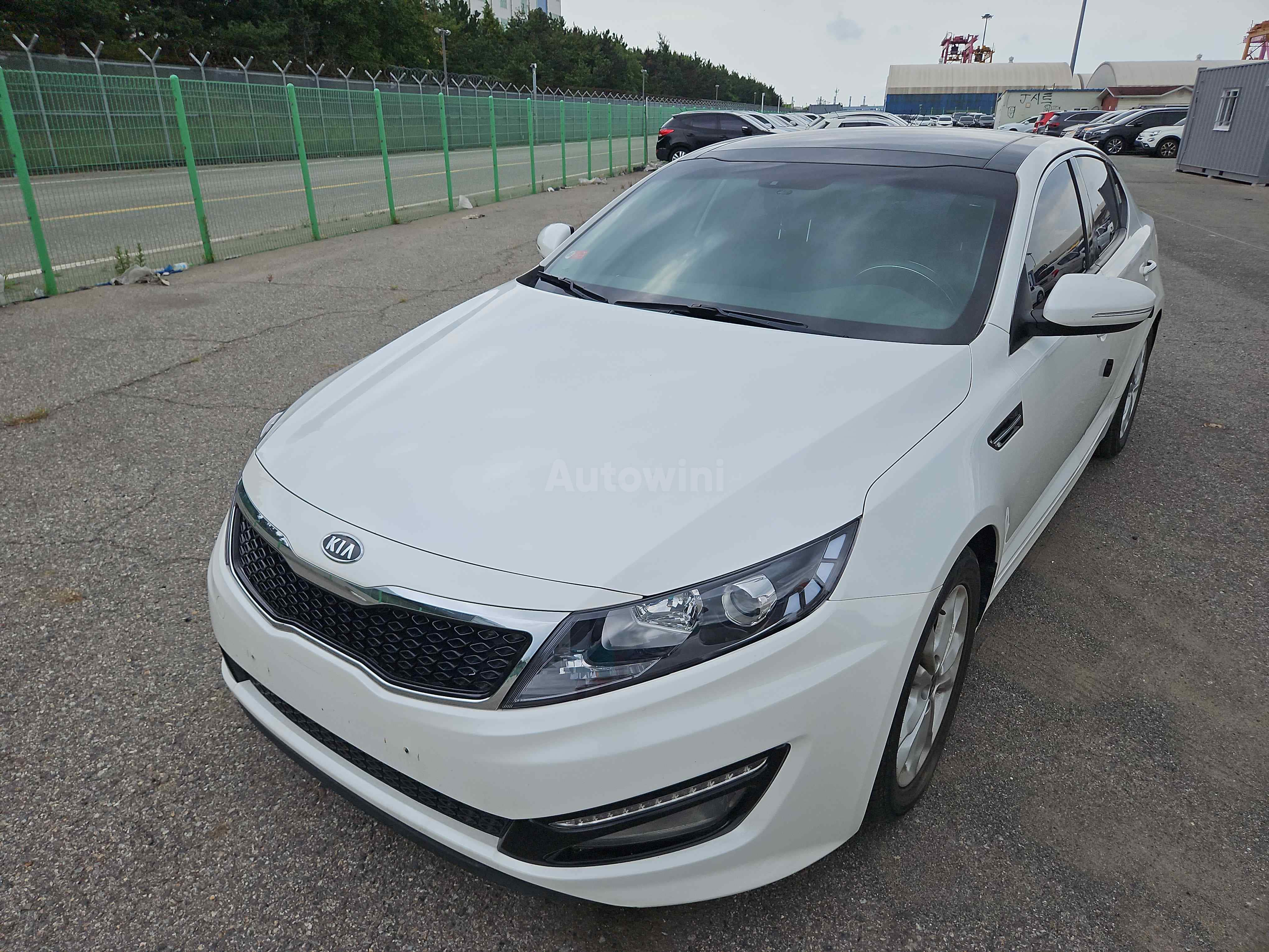2011 KIA K5 VIN: KNAGN411BBA063200