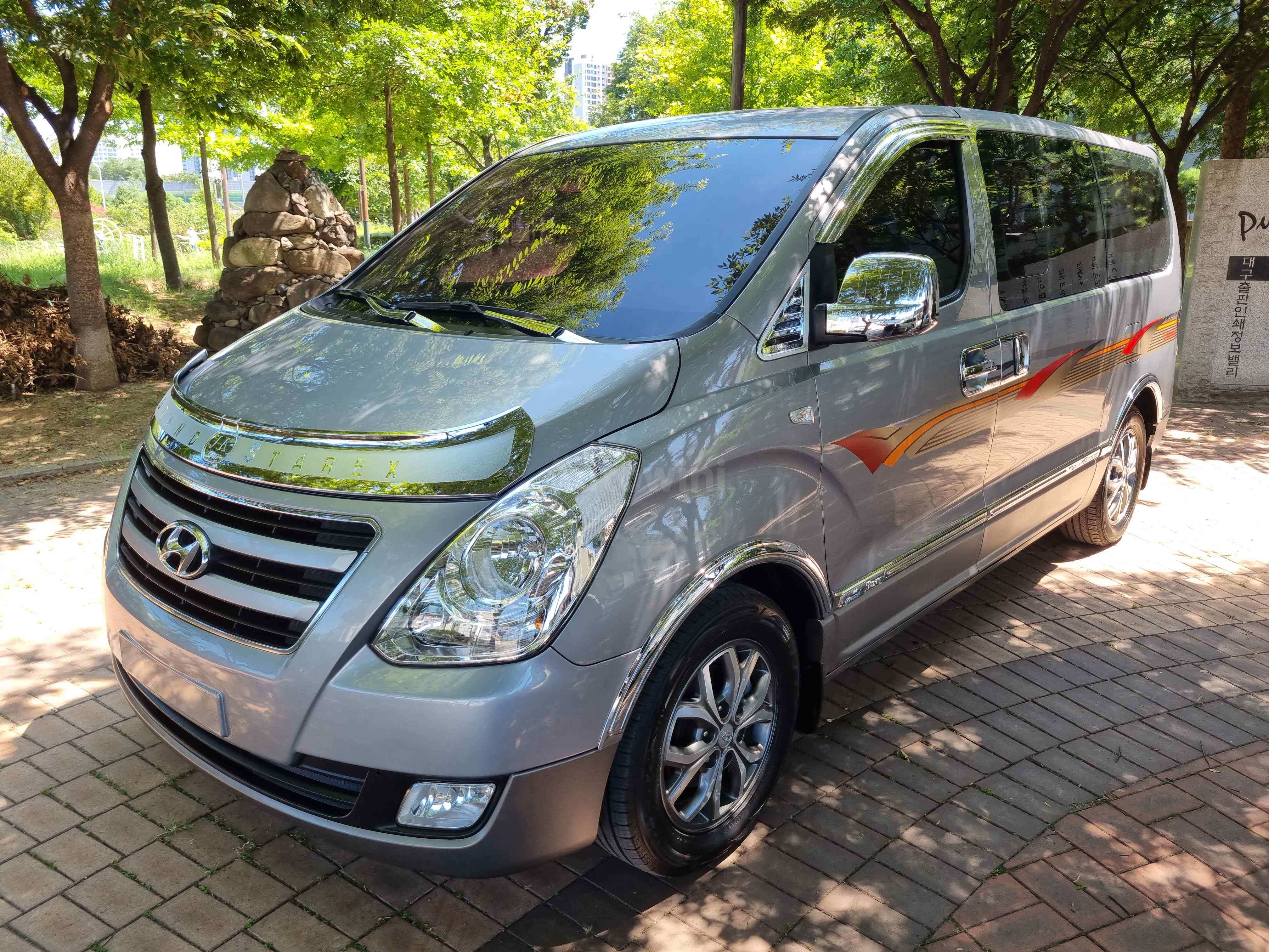 2018 HYUNDAI STAREX VIN: KMJWA37KBJU936111