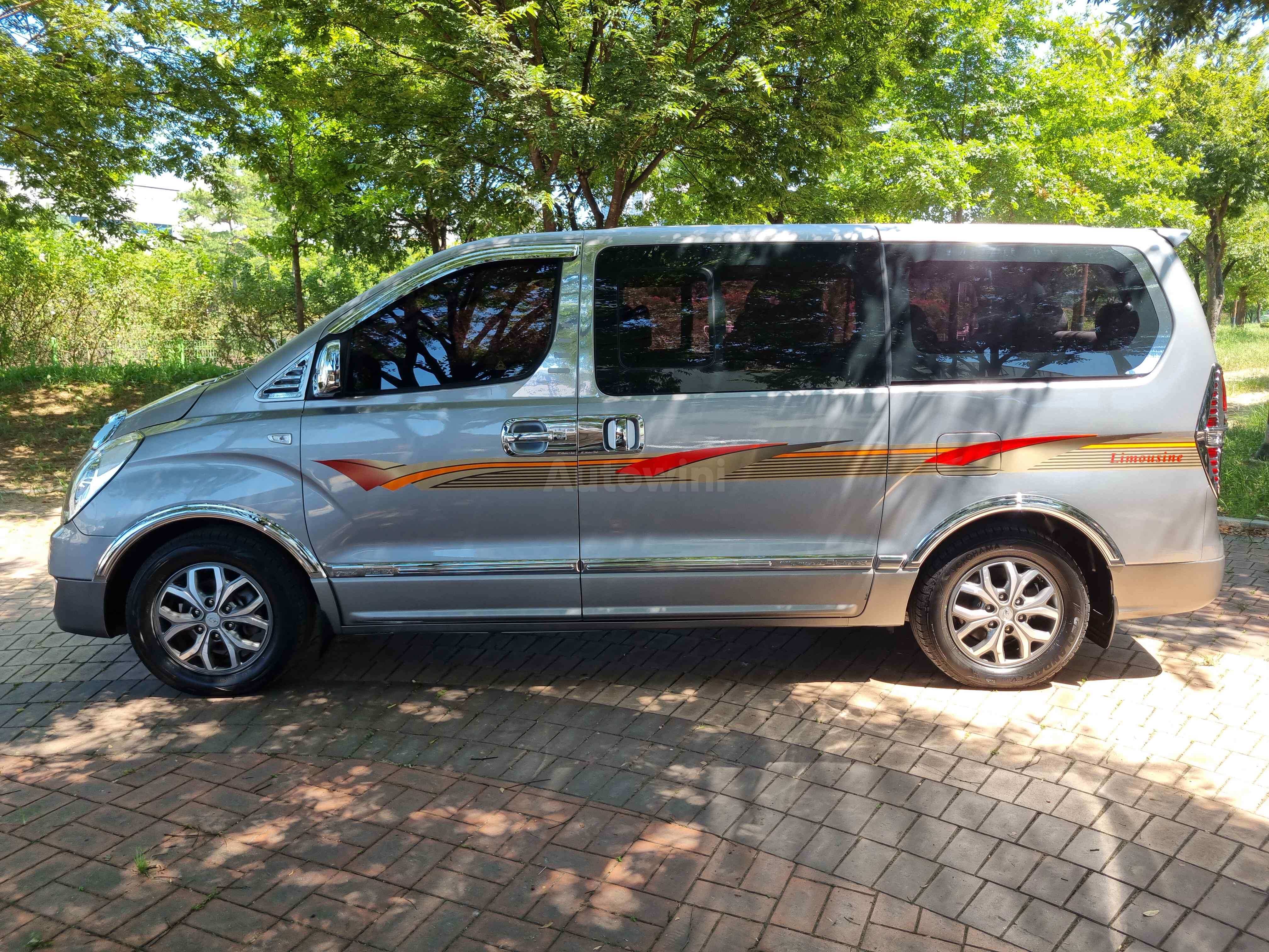 2018 HYUNDAI STAREX VIN: KMJWA37KBJU936111