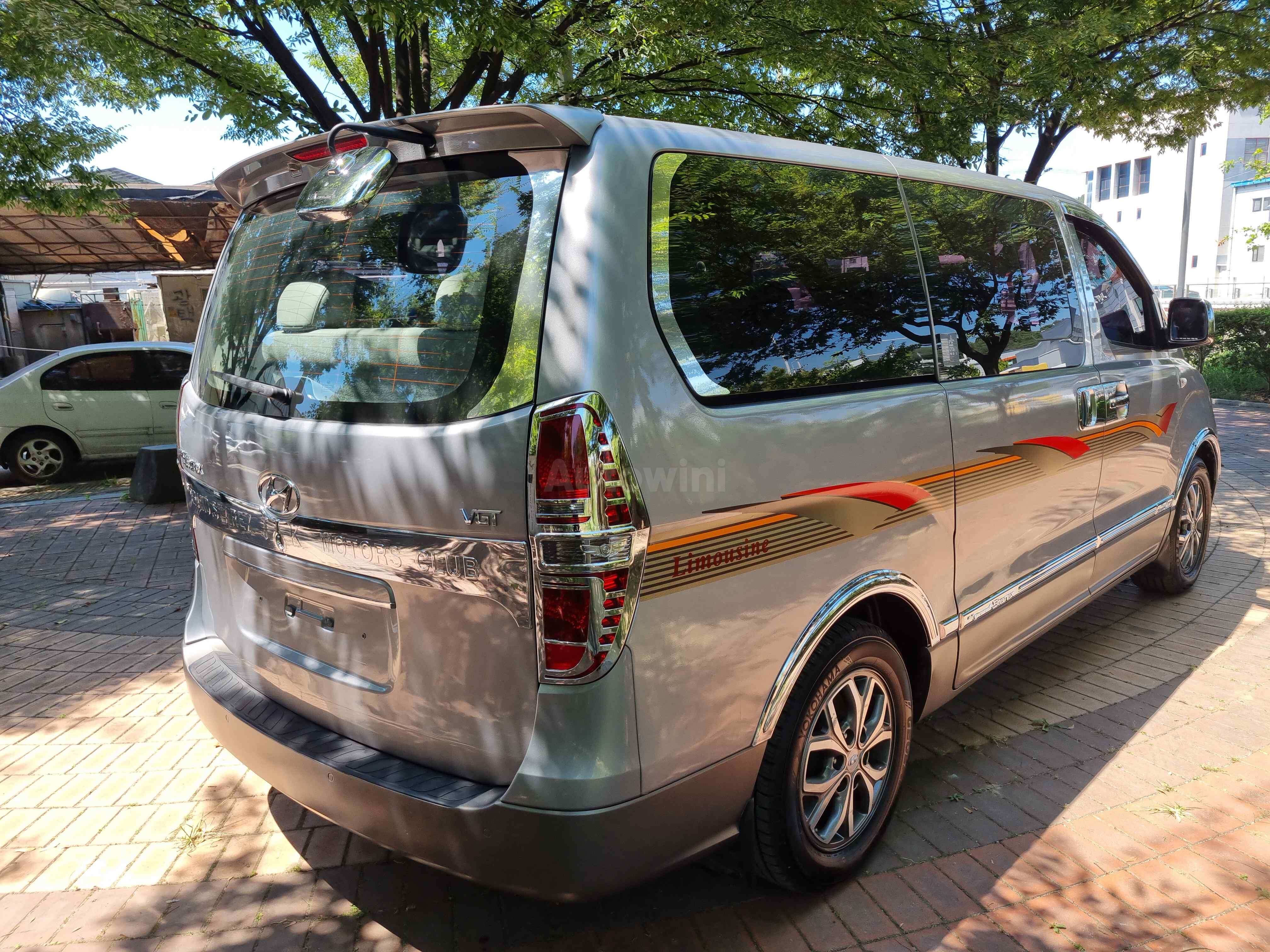 2018 HYUNDAI STAREX VIN: KMJWA37KBJU936111