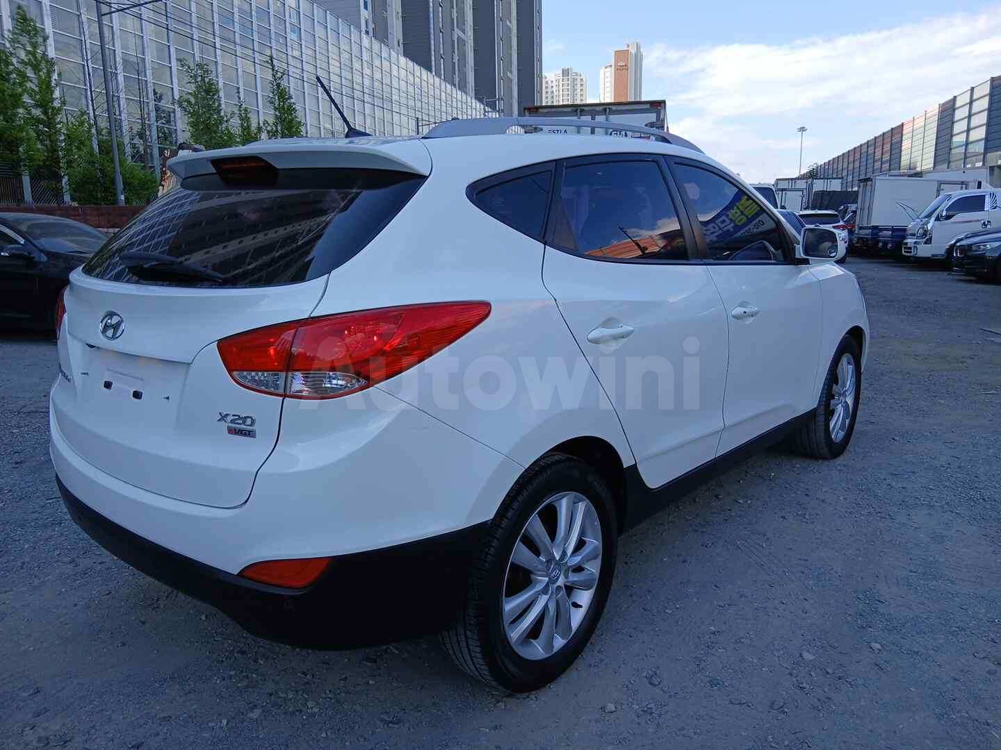 2013 HYUNDAI TUCSON VIN: KMHJT81VBDU663277