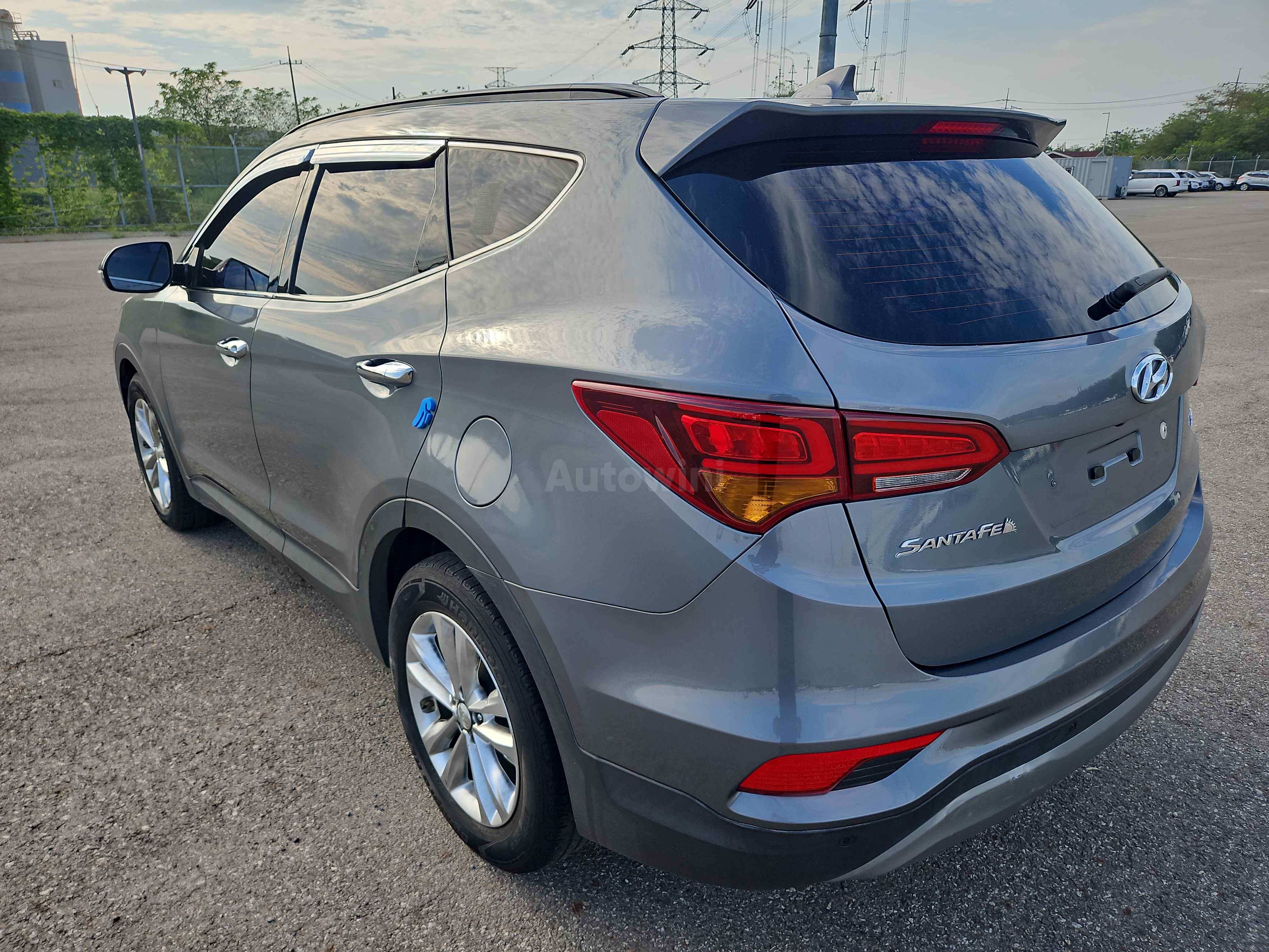 2018 HYUNDAI SANTAFE VIN: KMHSW81UBJU812677