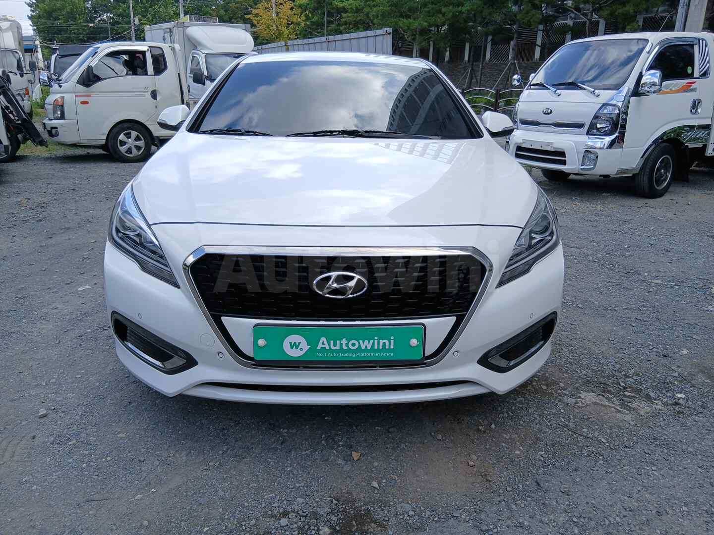 2015 HYUNDAI SONATA VIN: KMHE5411BFA001718