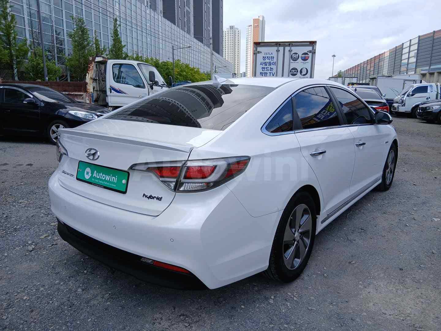 2015 HYUNDAI SONATA VIN: KMHE5411BFA001718