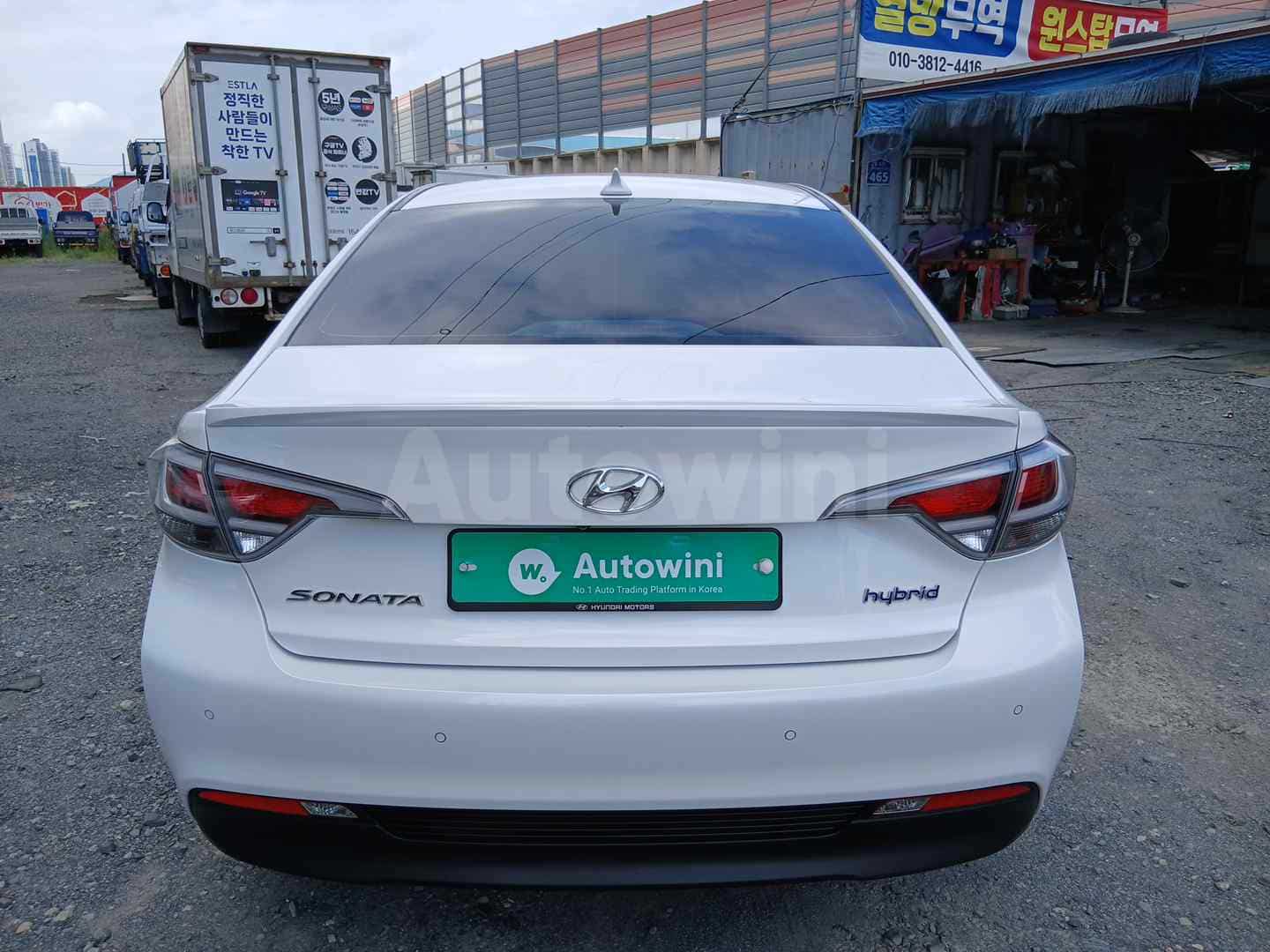 2015 HYUNDAI SONATA VIN: KMHE5411BFA001718