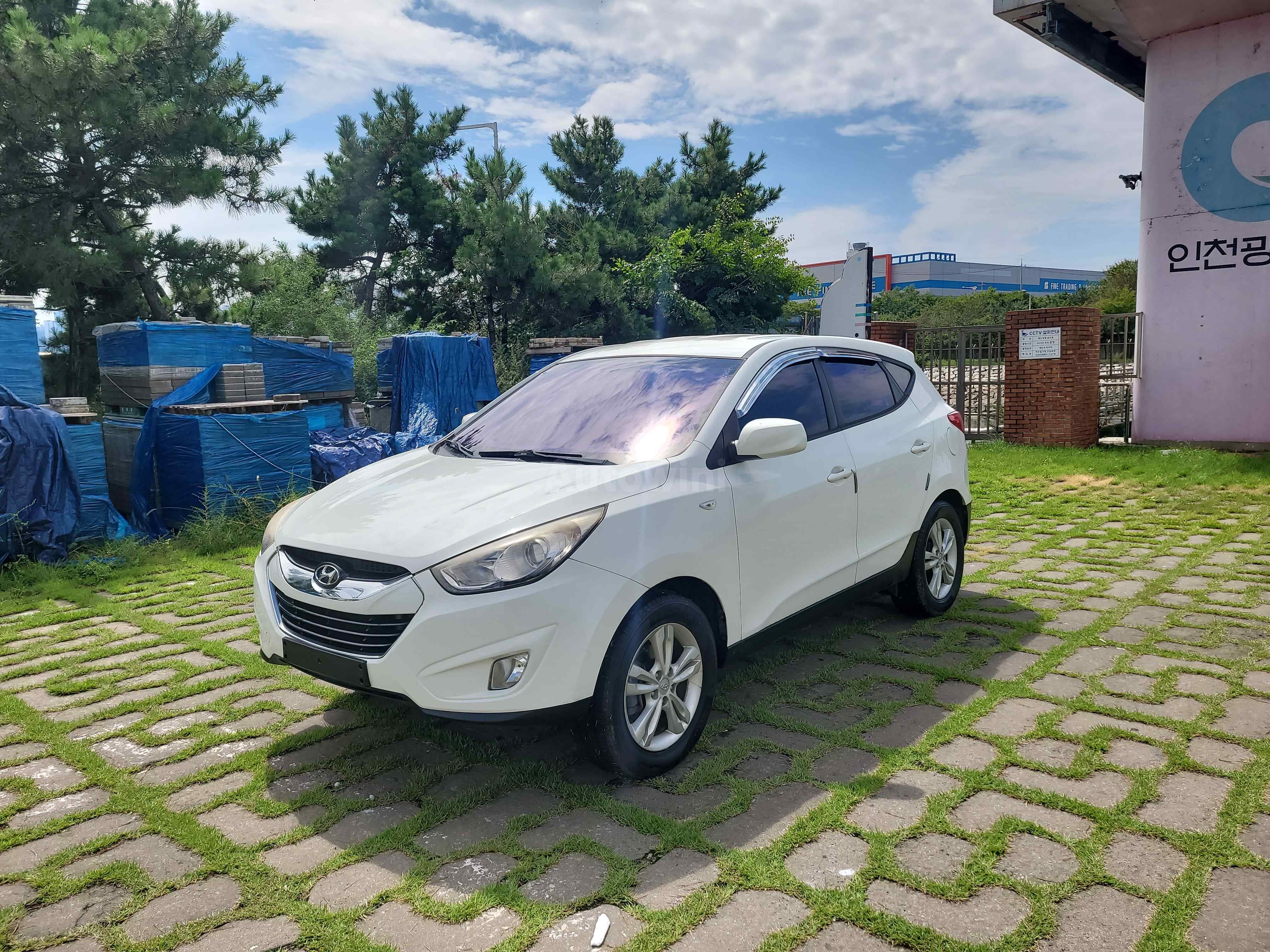 2013 HYUNDAI TUCSON VIN: KMHJT81VBDU582940
