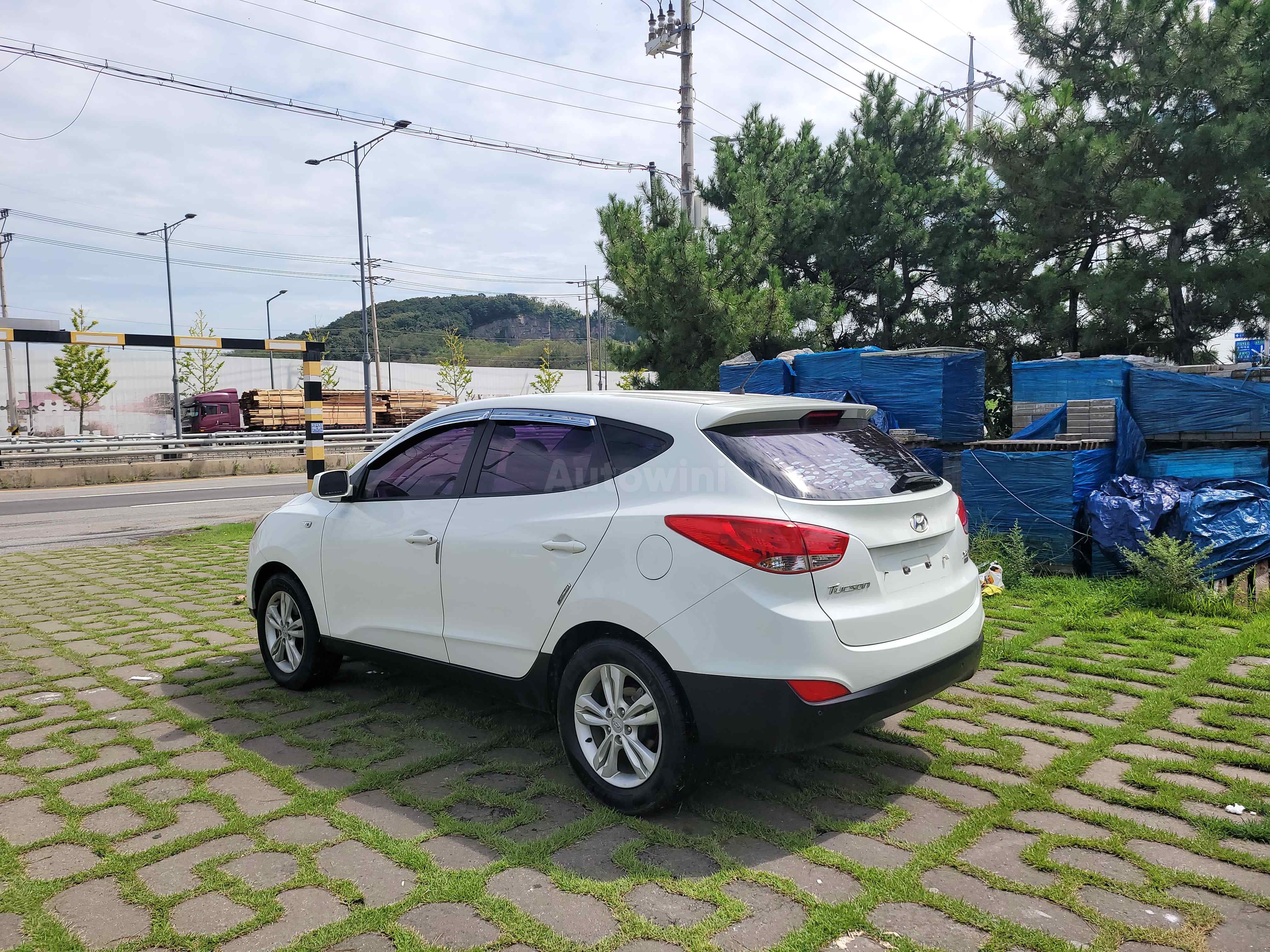 2013 HYUNDAI TUCSON VIN: KMHJT81VBDU582940