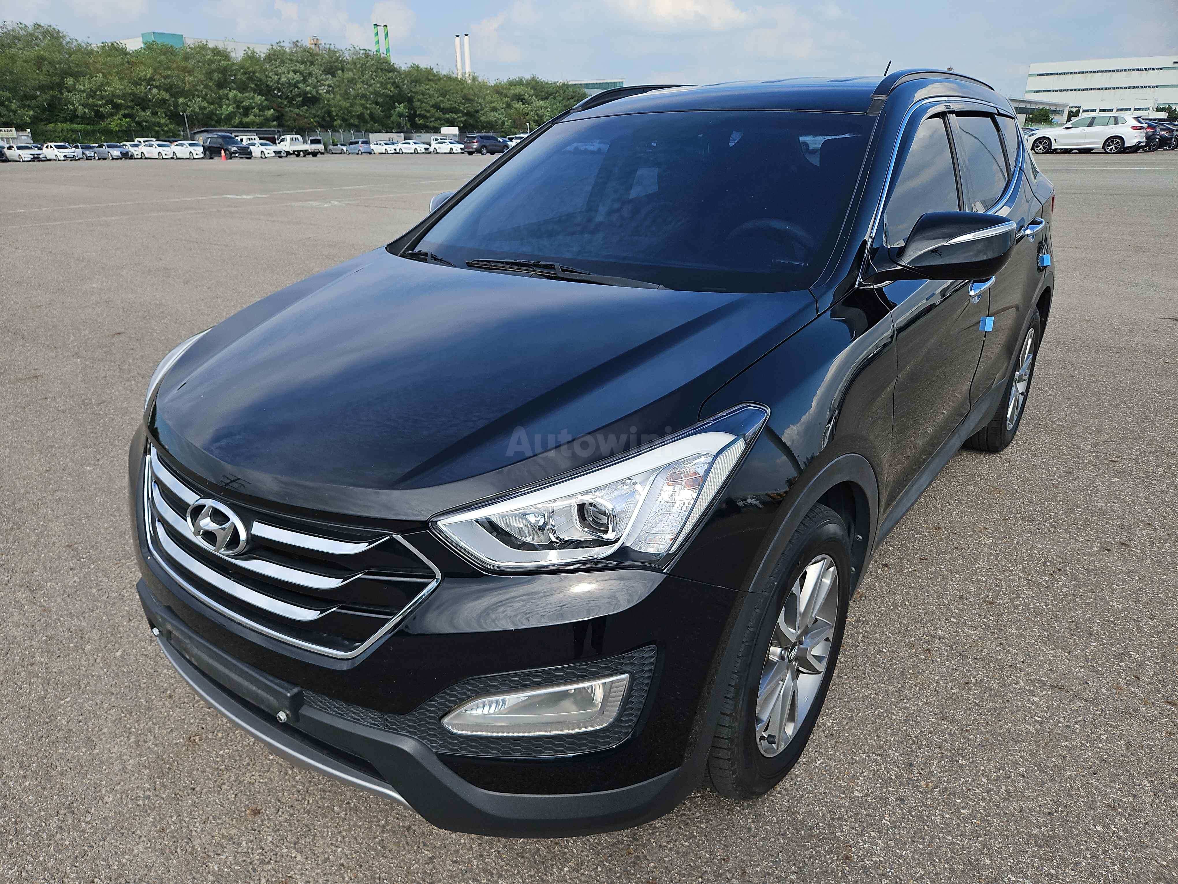 2014 HYUNDAI SANTAFE VIN: KMHSW81UBEU201666