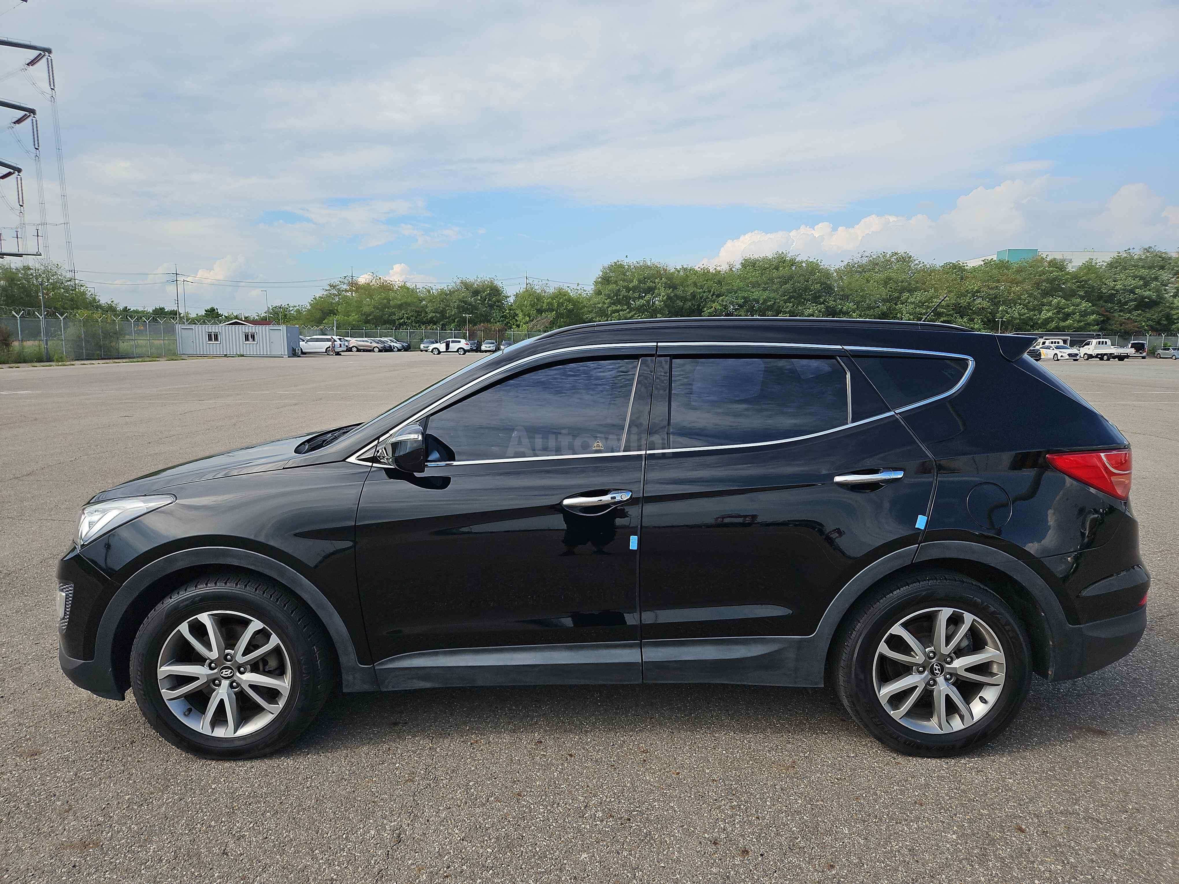 2014 HYUNDAI SANTAFE VIN: KMHSW81UBEU201666