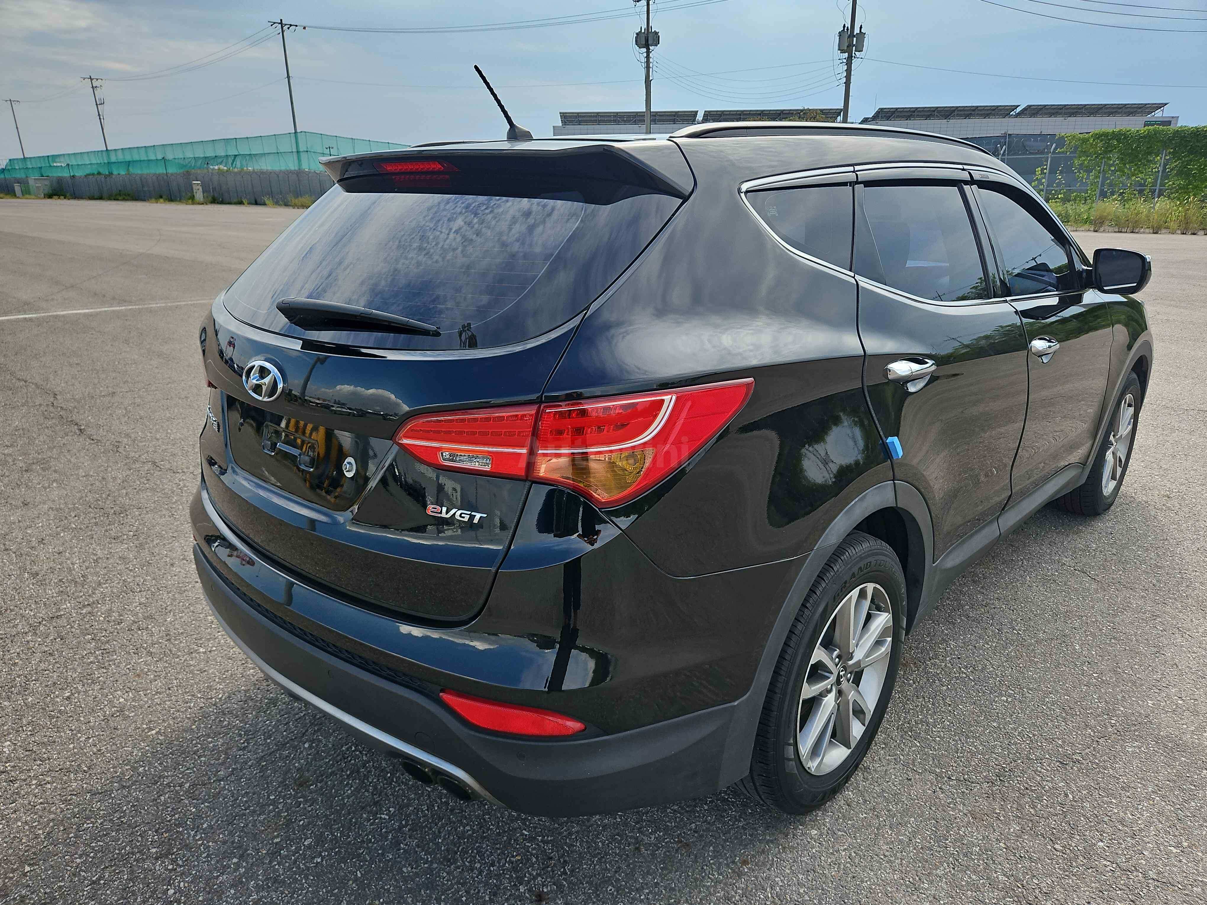 2014 HYUNDAI SANTAFE VIN: KMHSW81UBEU201666