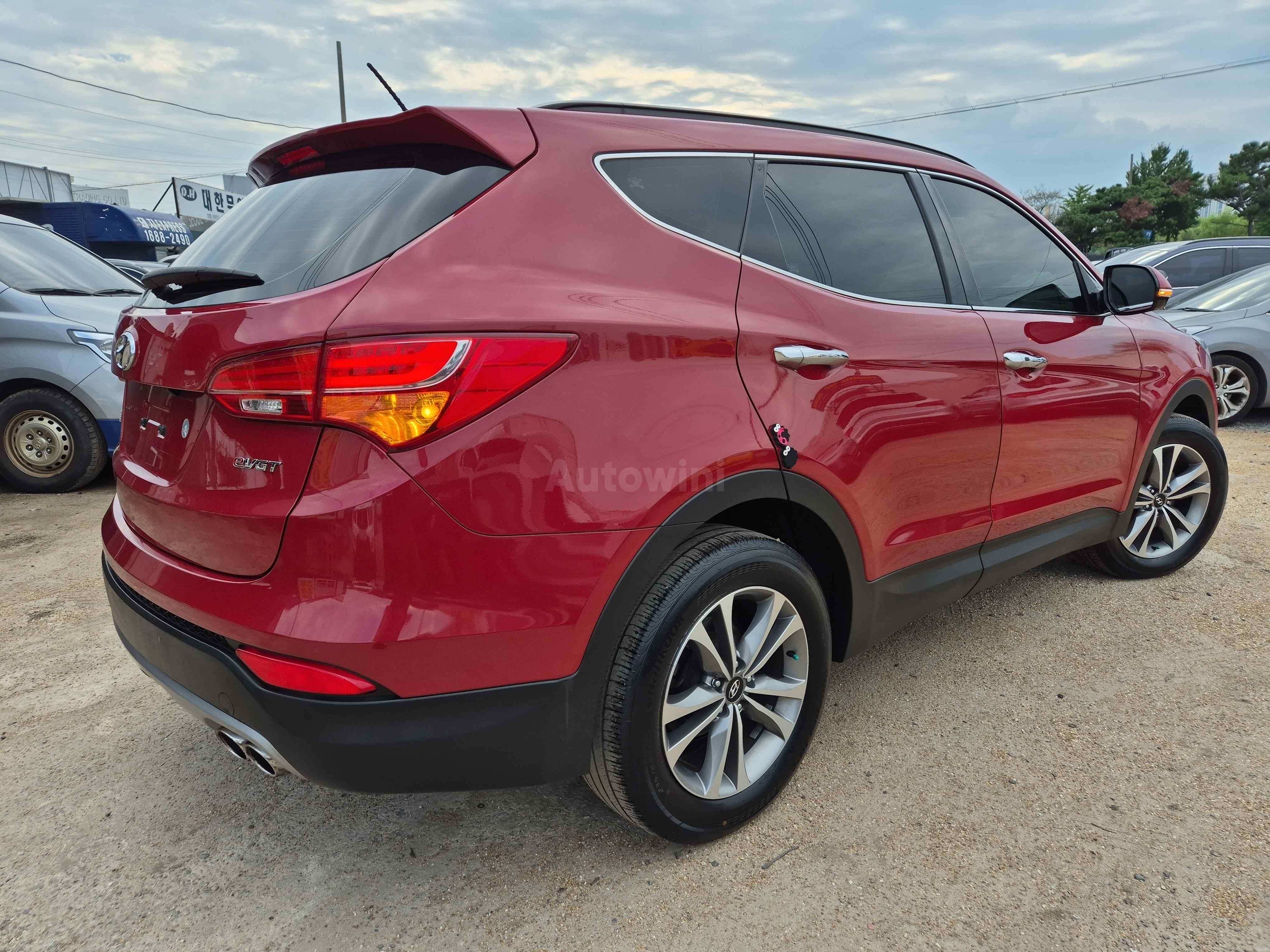 2015 HYUNDAI SANTAFE VIN: KMHSW81UBFU409297