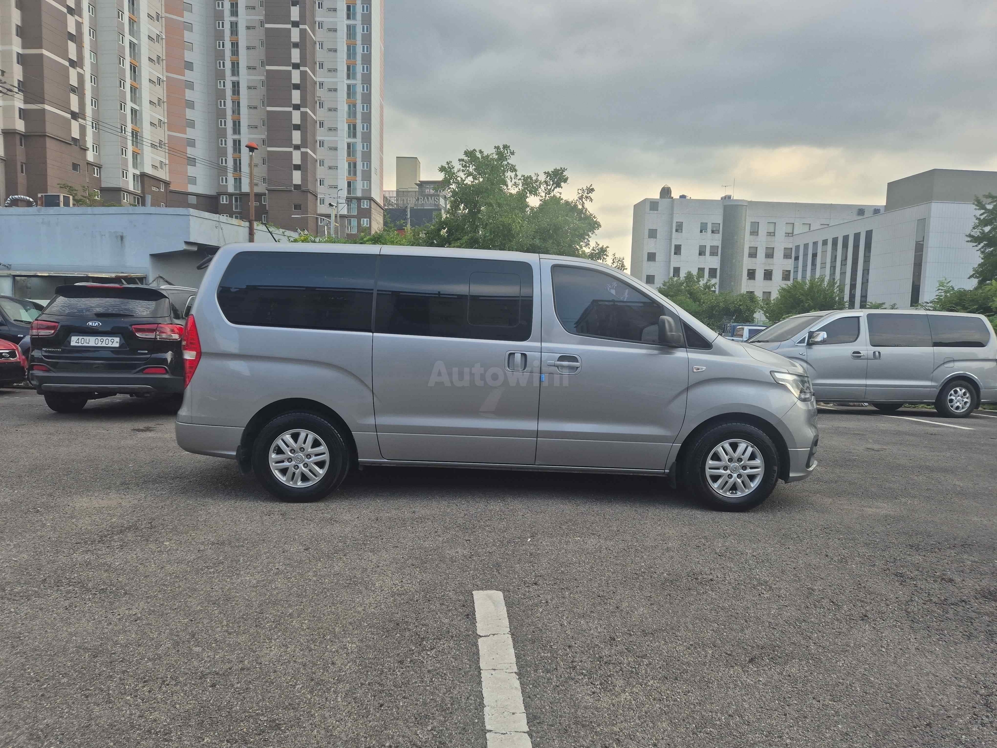 2019 HYUNDAI STAREX VIN: KMFWBX7KBKU007397