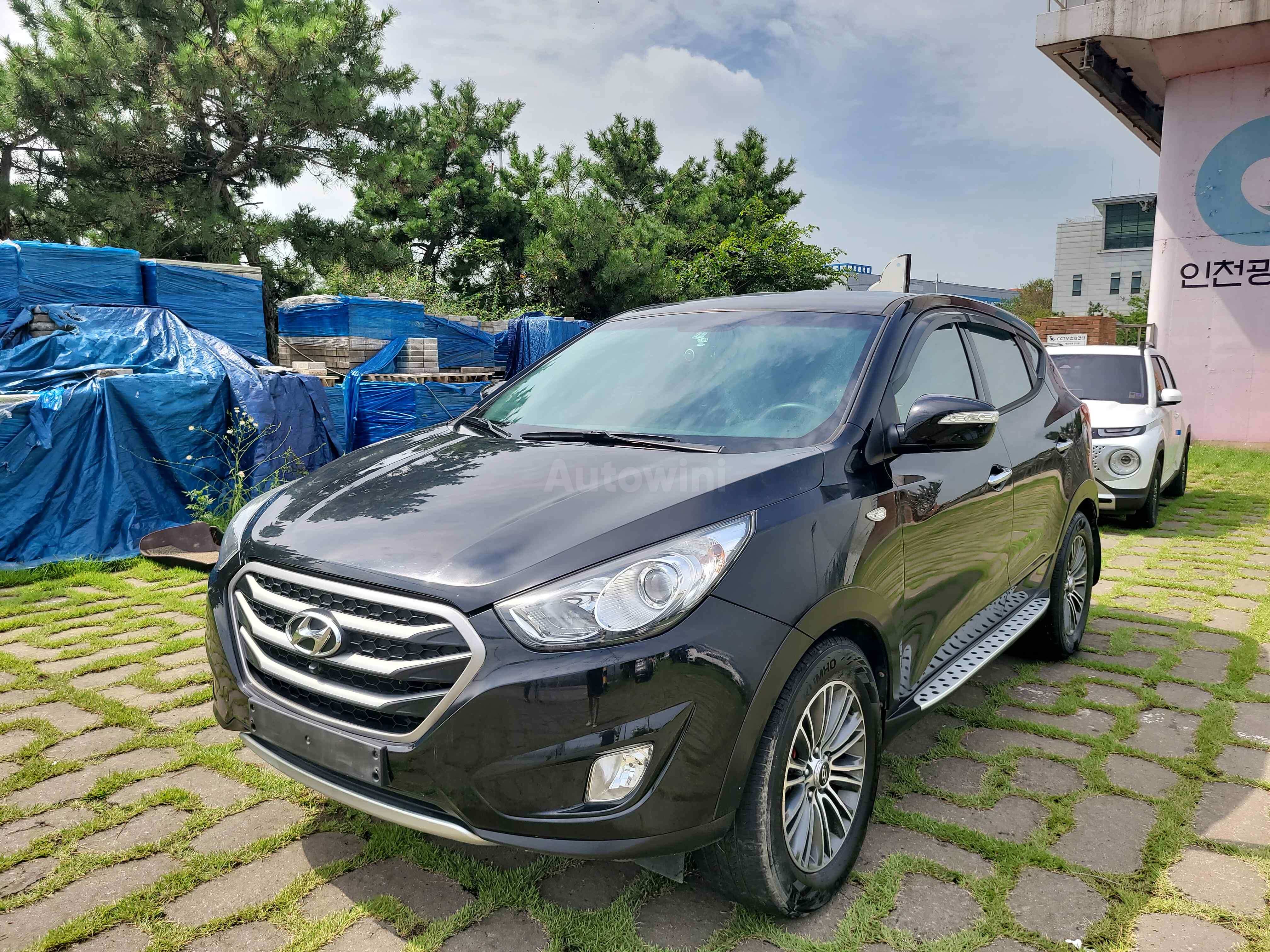 2011 HYUNDAI TUCSON VIN: KMHJT81VBBU245618