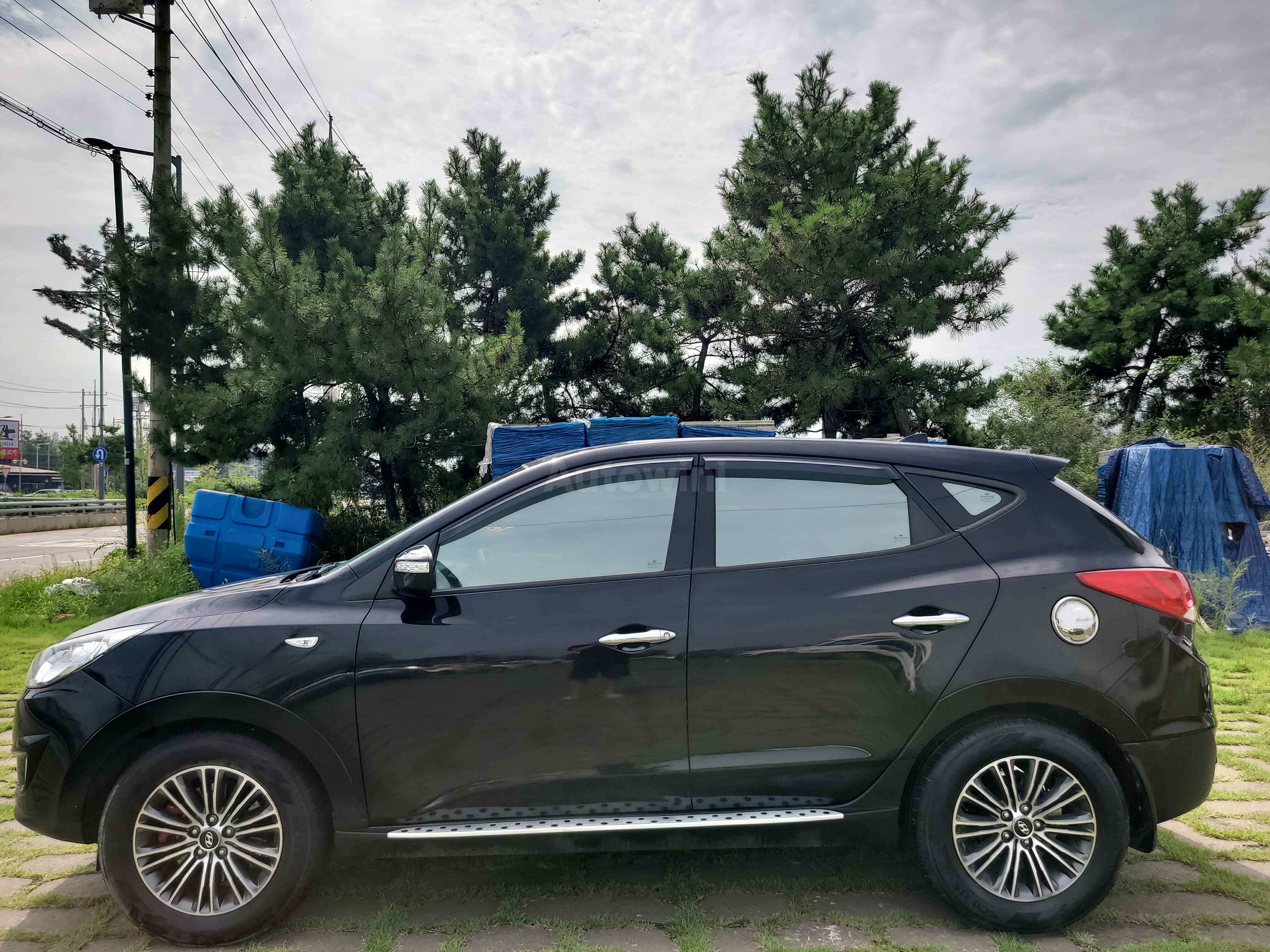 2011 HYUNDAI TUCSON VIN: KMHJT81VBBU245618