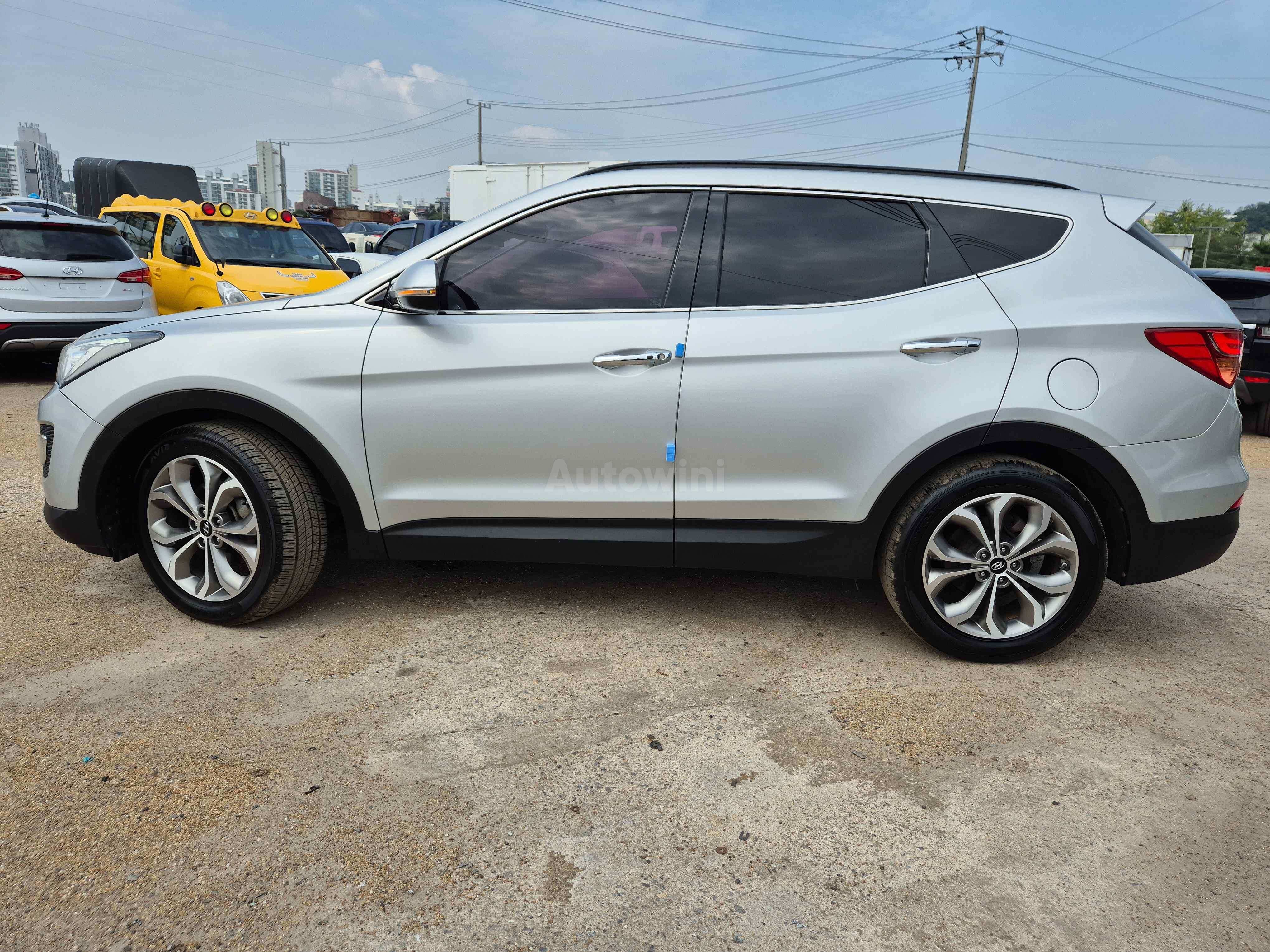 2015 HYUNDAI SANTAFE VIN: KMHSW81UBFU337533
