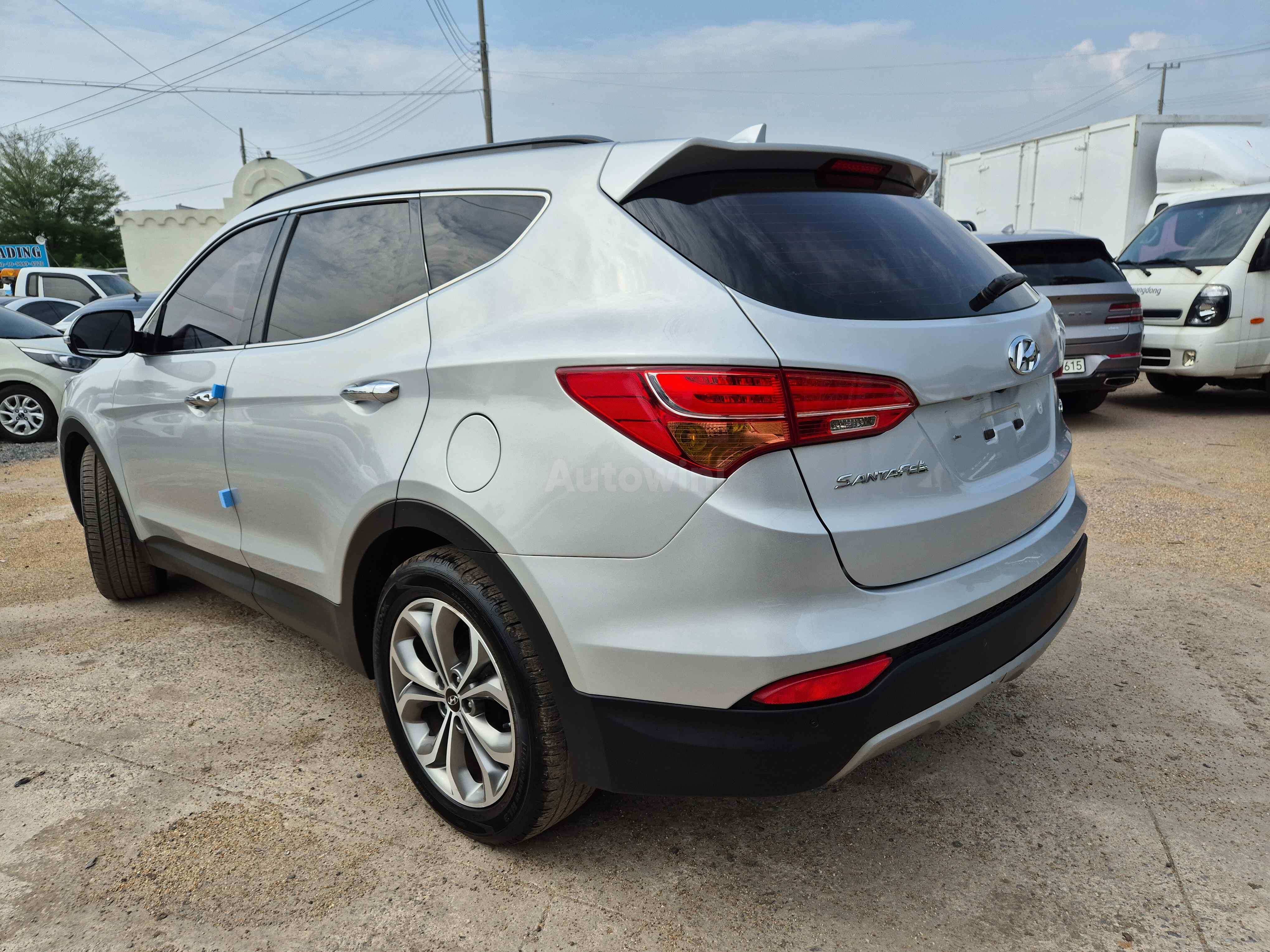 2015 HYUNDAI SANTAFE VIN: KMHSW81UBFU337533