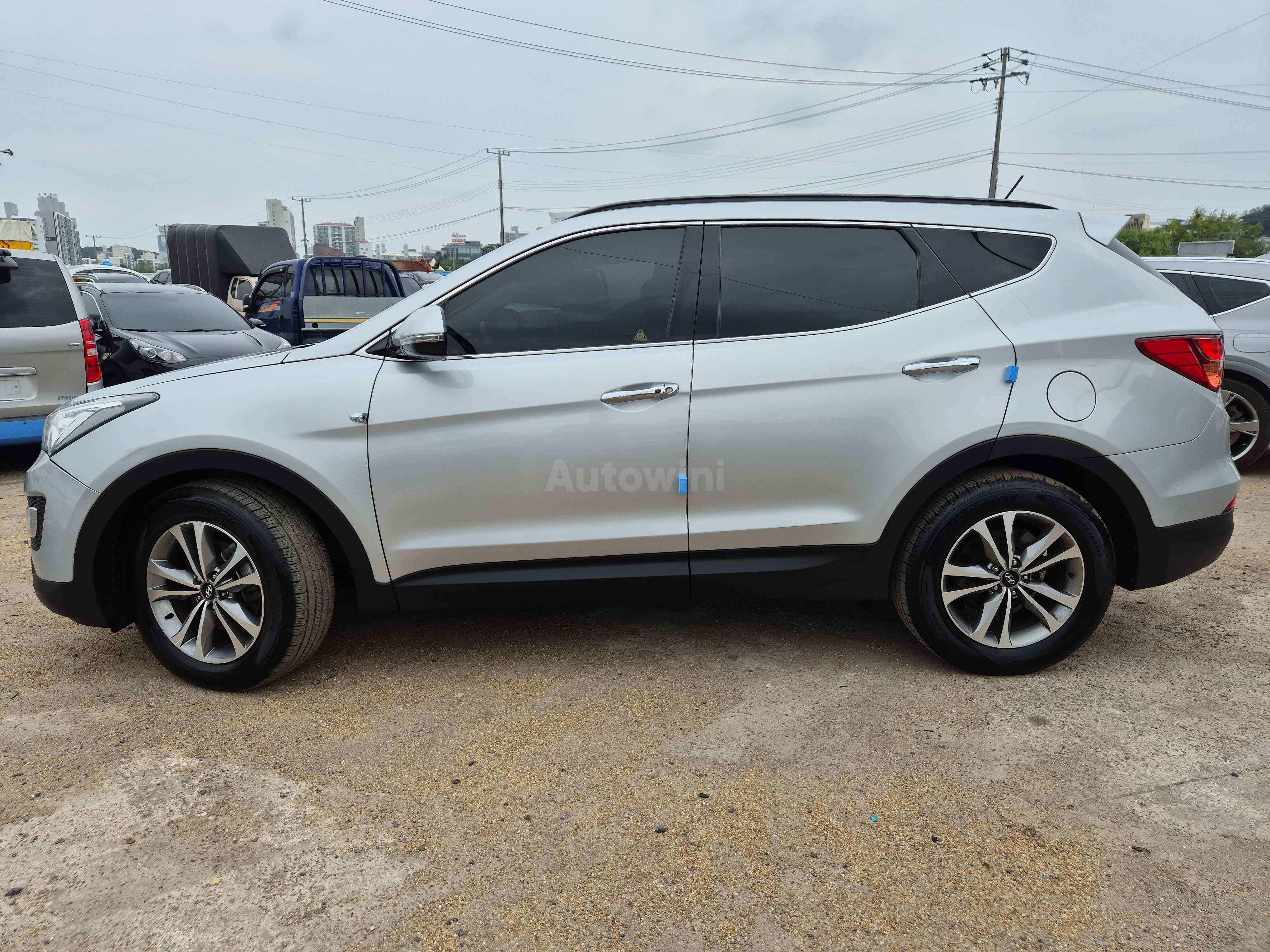 2015 HYUNDAI SANTAFE VIN: KMHSW81UBFU379272