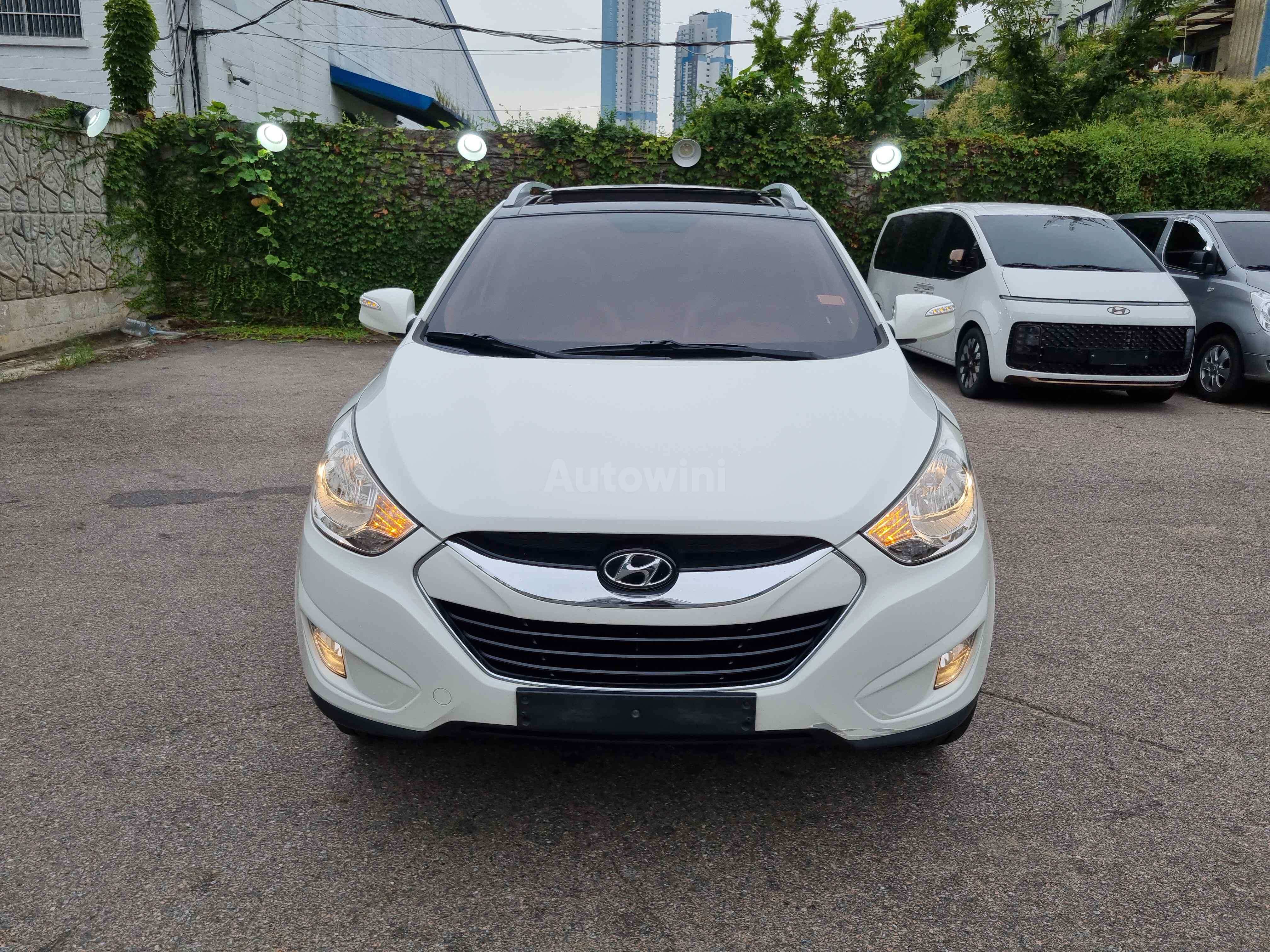 2011 HYUNDAI TUCSON VIN: KMHJU81VBBU193812