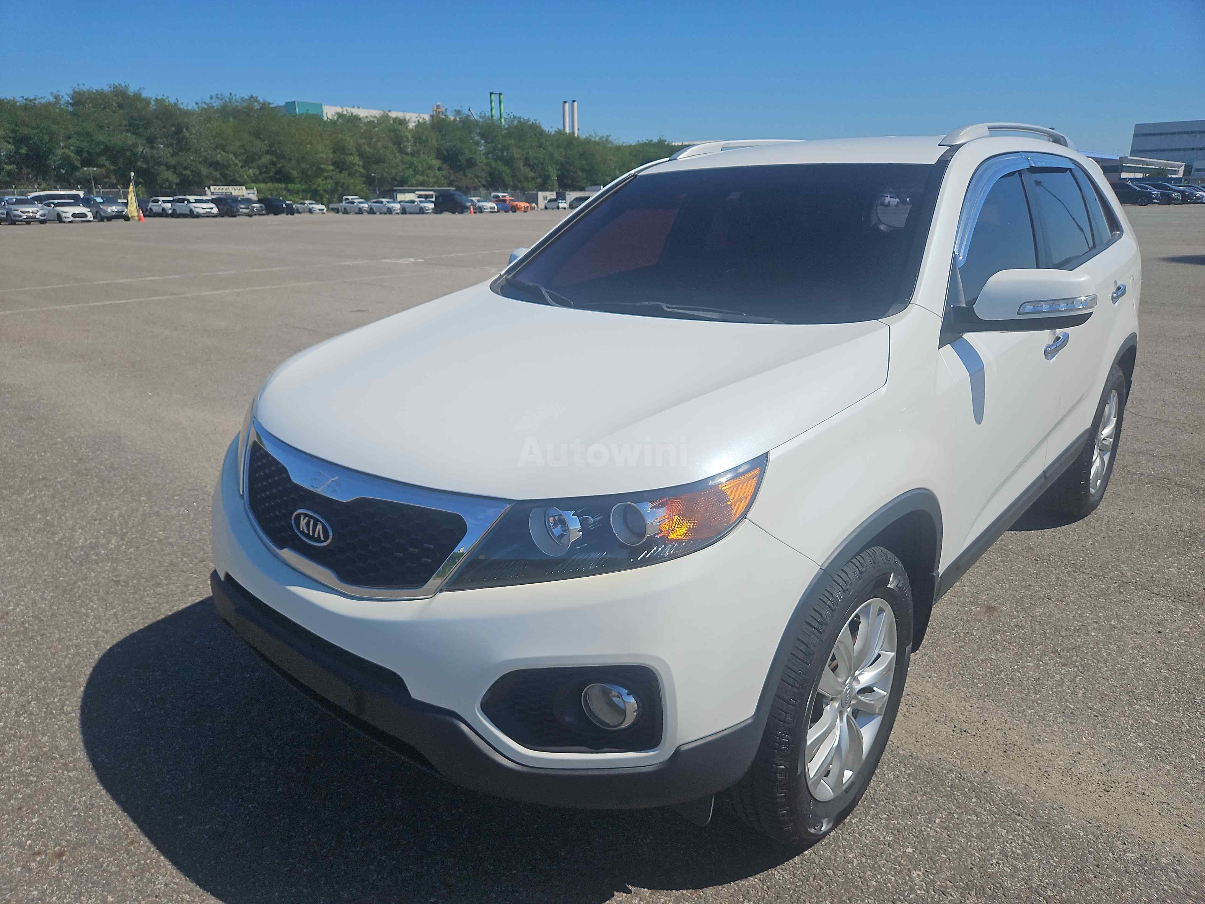 2011 KIA SORENTO VIN: KNAKU815BBA195017