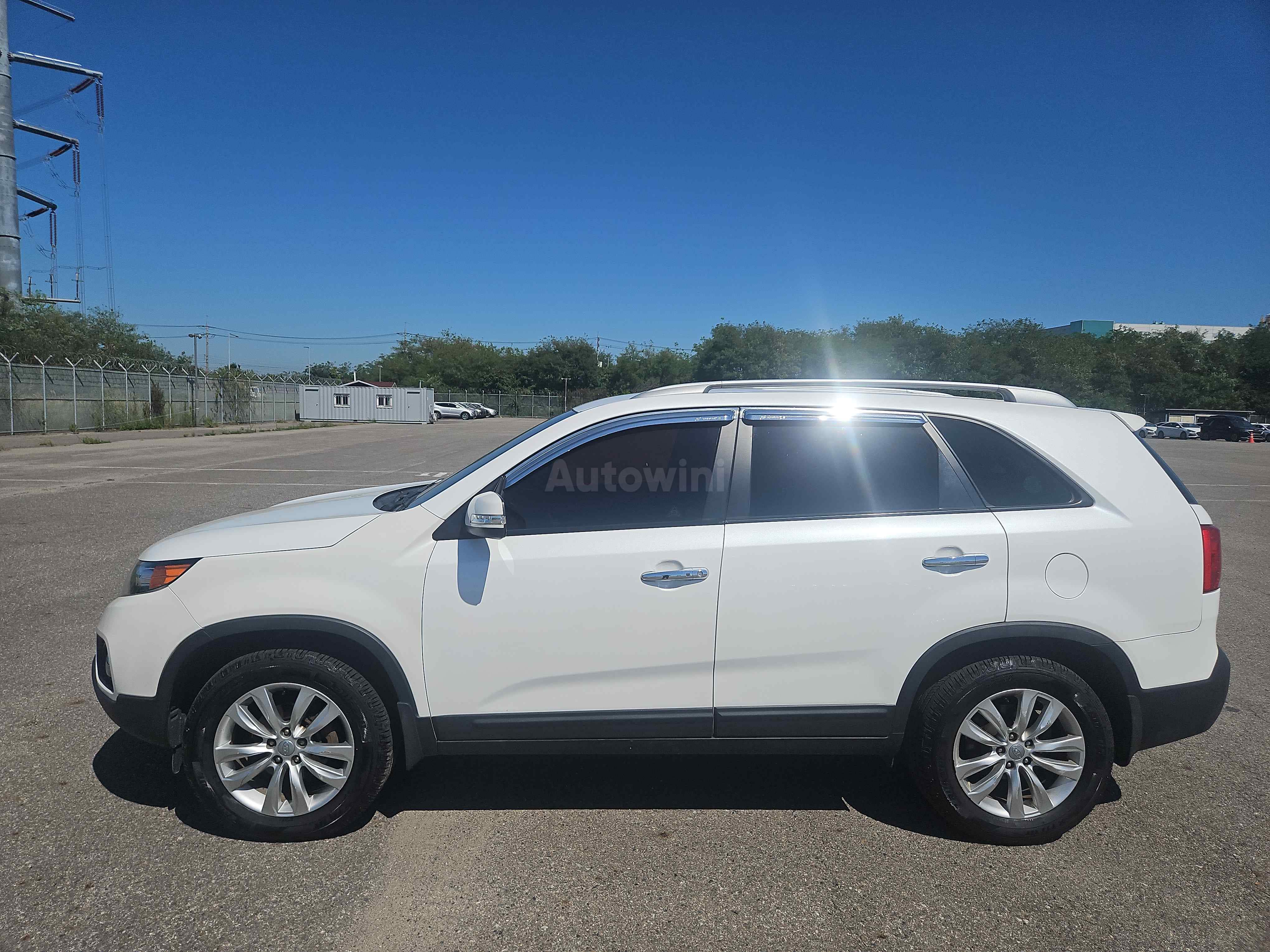 2011 KIA SORENTO VIN: KNAKU815BBA195017
