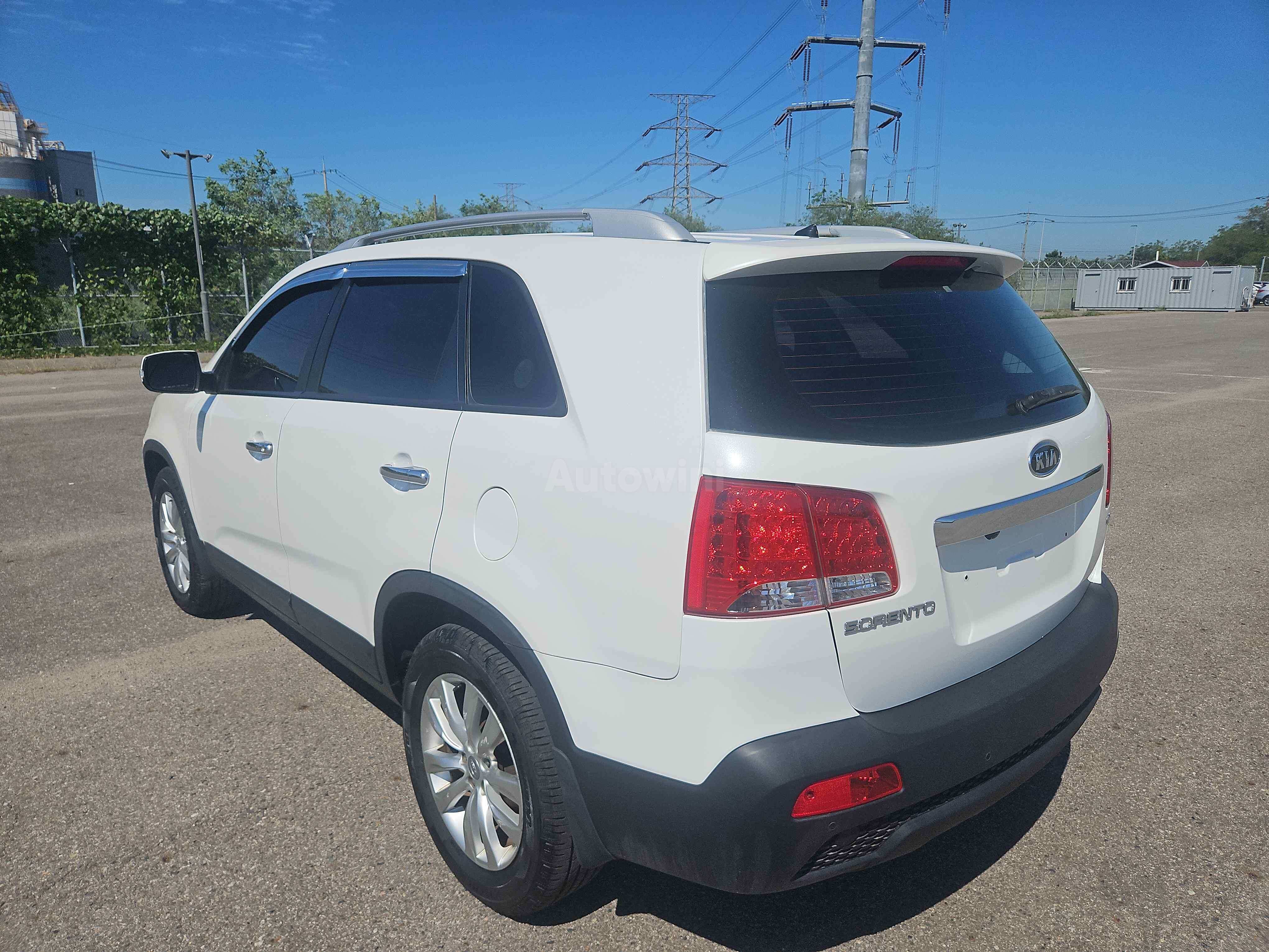 2011 KIA SORENTO VIN: KNAKU815BBA195017