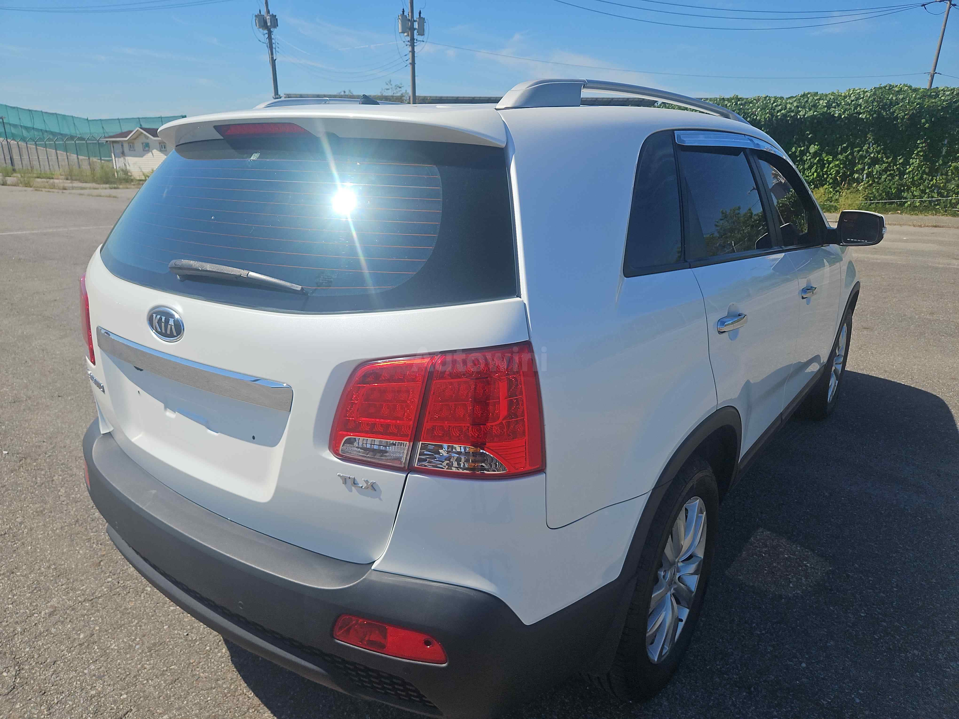 2011 KIA SORENTO VIN: KNAKU815BBA195017