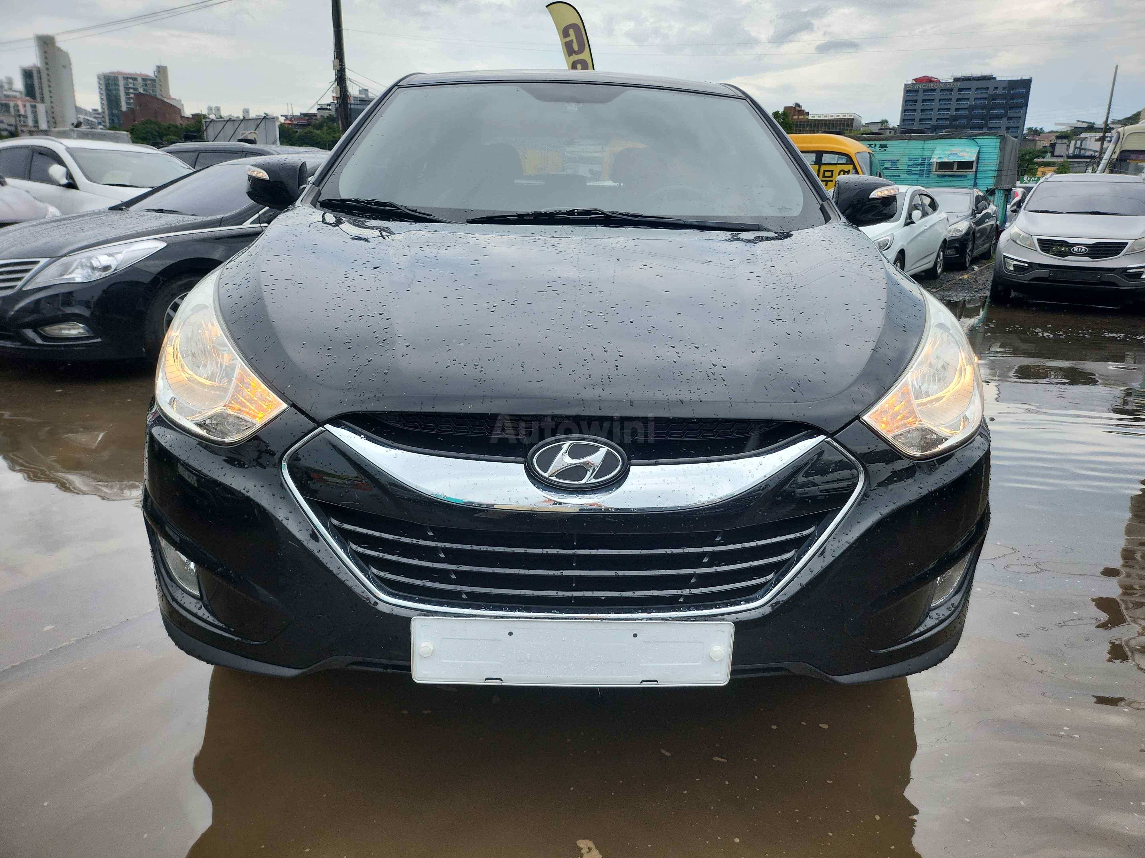 2010 HYUNDAI TUCSON VIN: KMHJU81VBAU037904