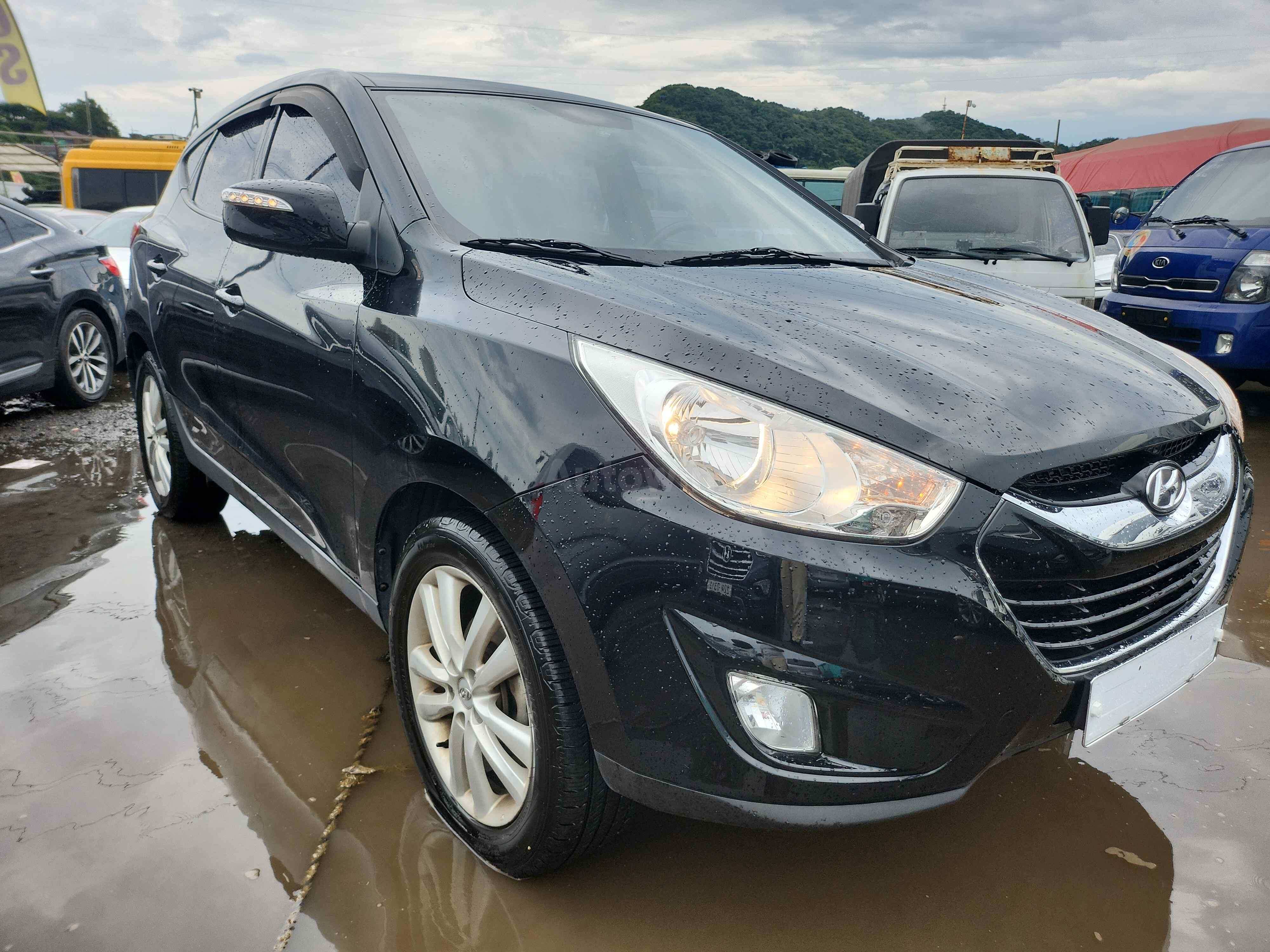 2010 HYUNDAI TUCSON VIN: KMHJU81VBAU037904