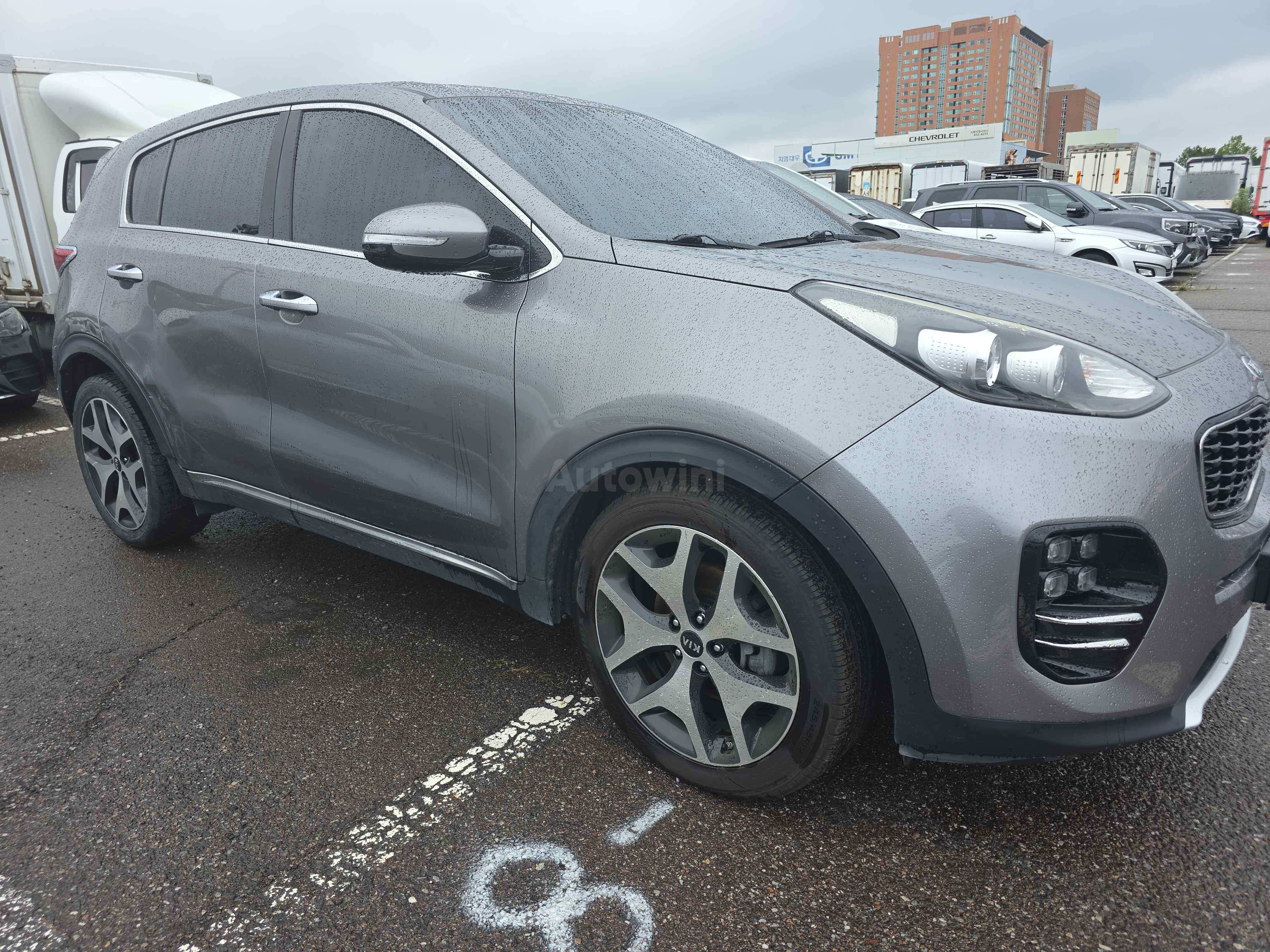 2016 KIA SPORTAGE VIN: KNAPL813BGK018462