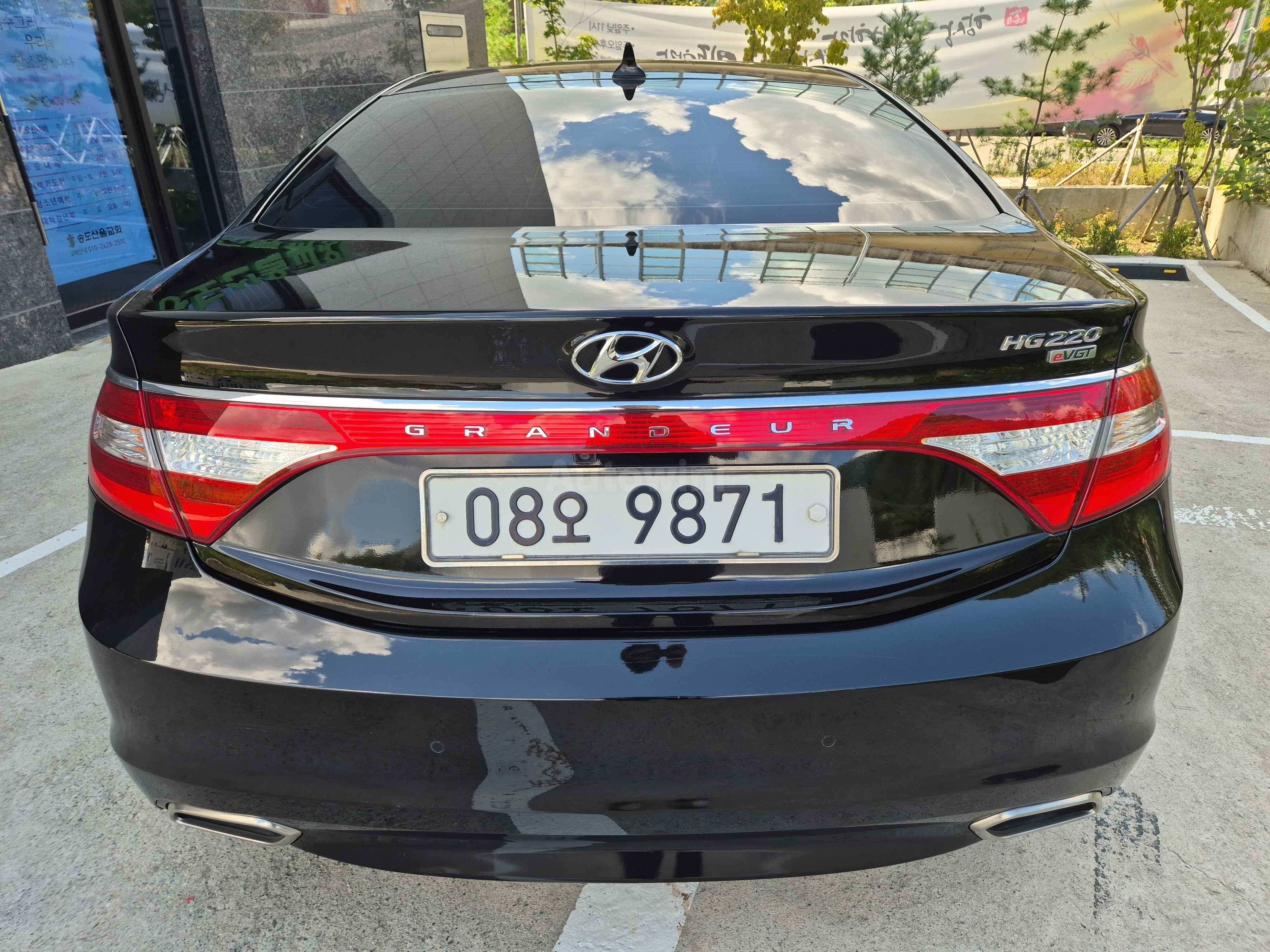 2015 HYUNDAI GRANDEUR VIN: KMHFF41RBFA440078