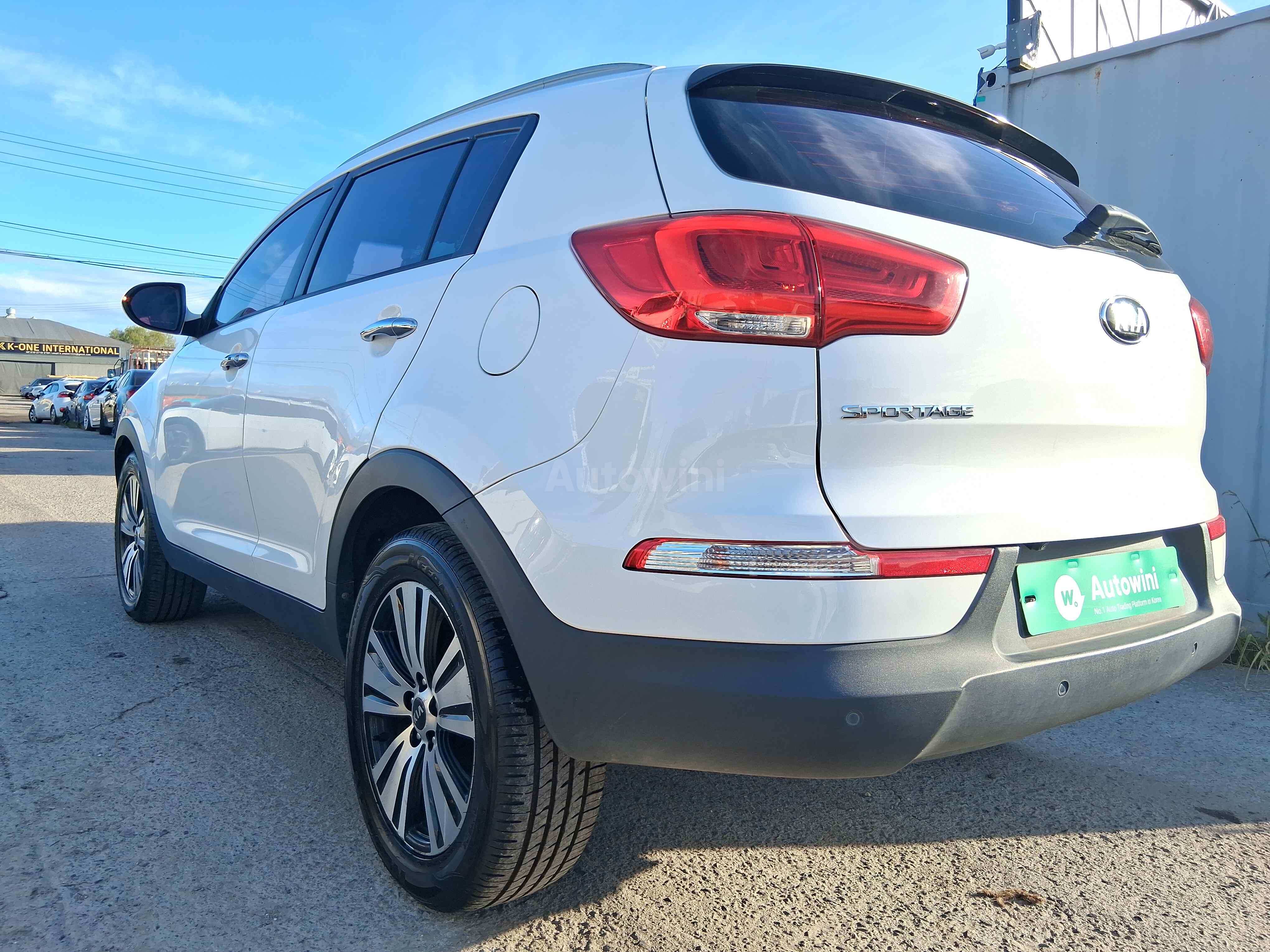 2014 KIA SPORTAGE VIN: KNAPE813BEK545830