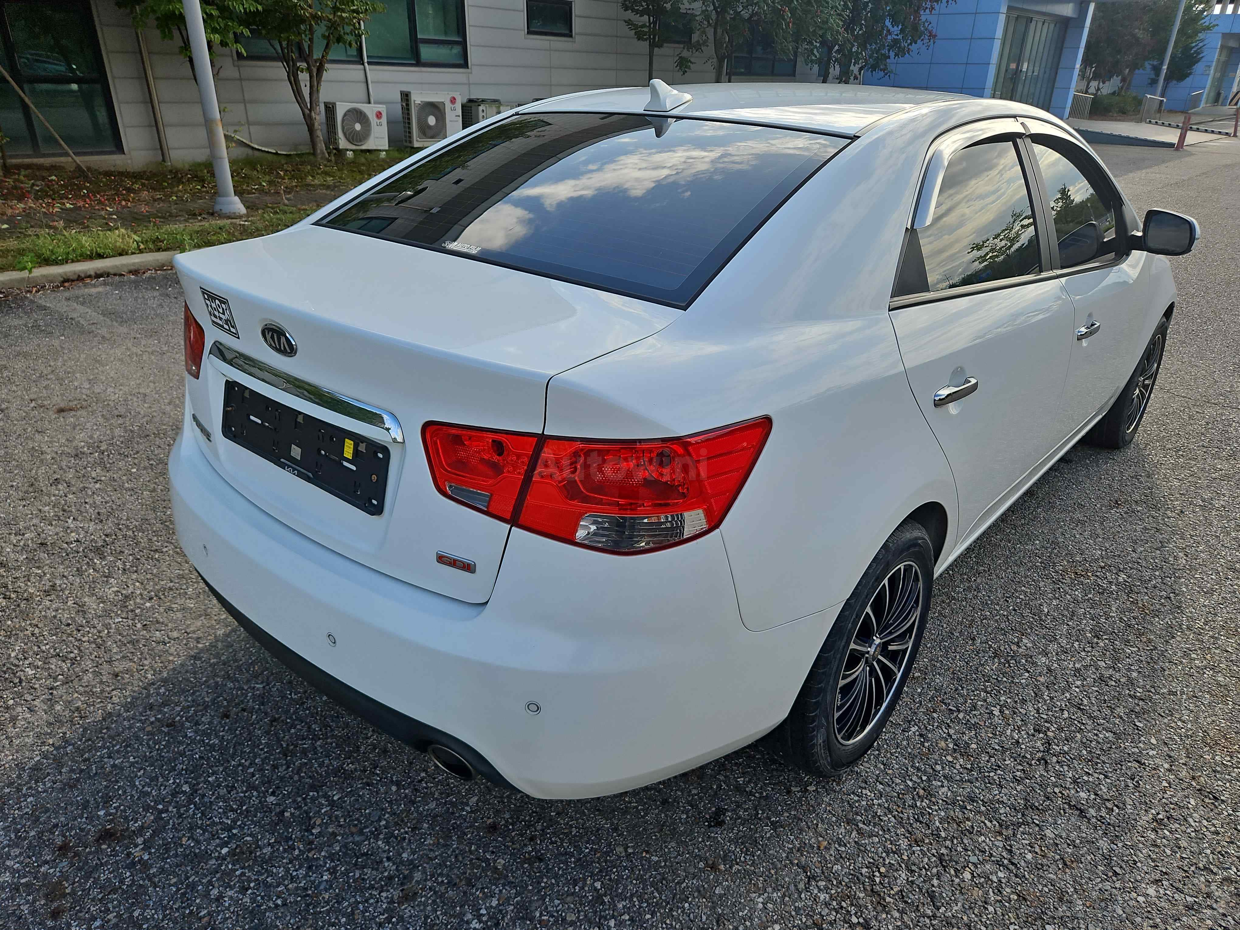 2012 KIA FORTE VIN: KNAFU415BCA525852